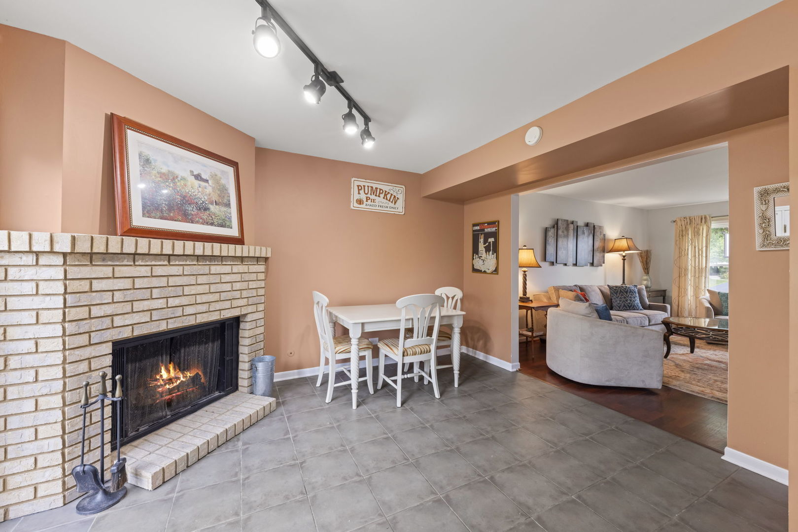 27W327 Providence Lane