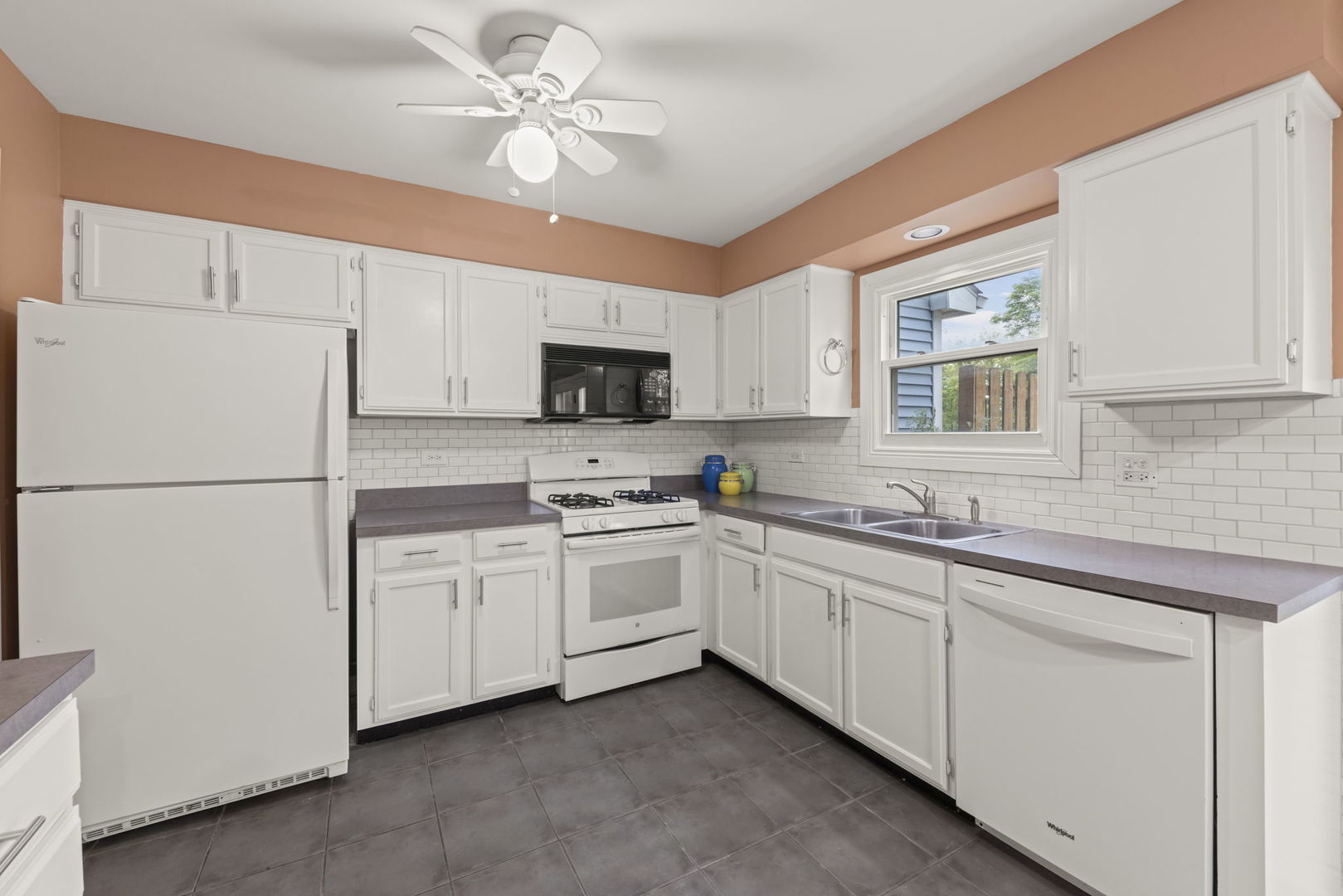 27W327 Providence Lane
