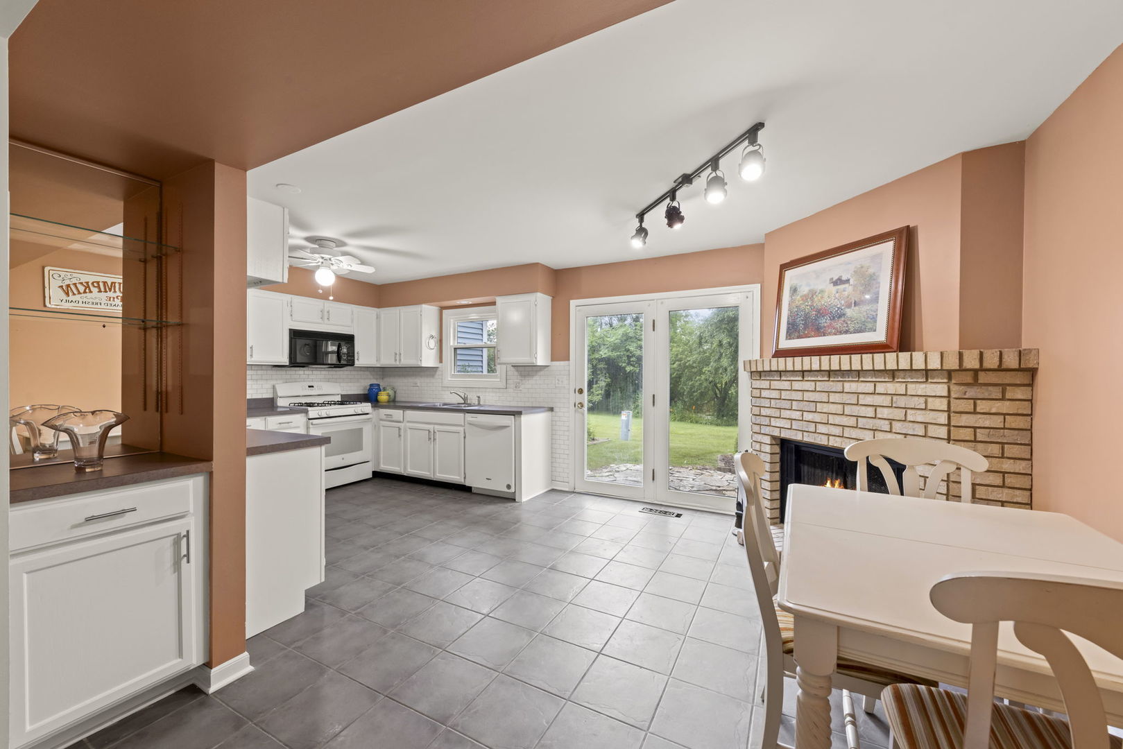 27W327 Providence Lane