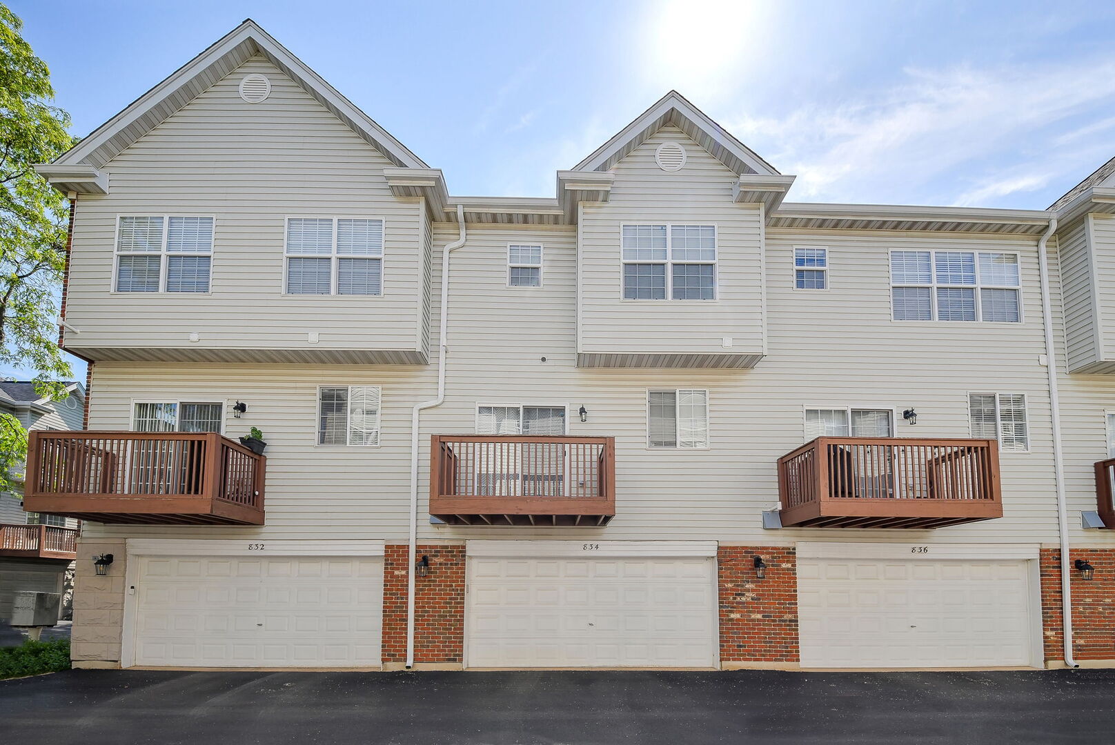 834 Shandrew Drive