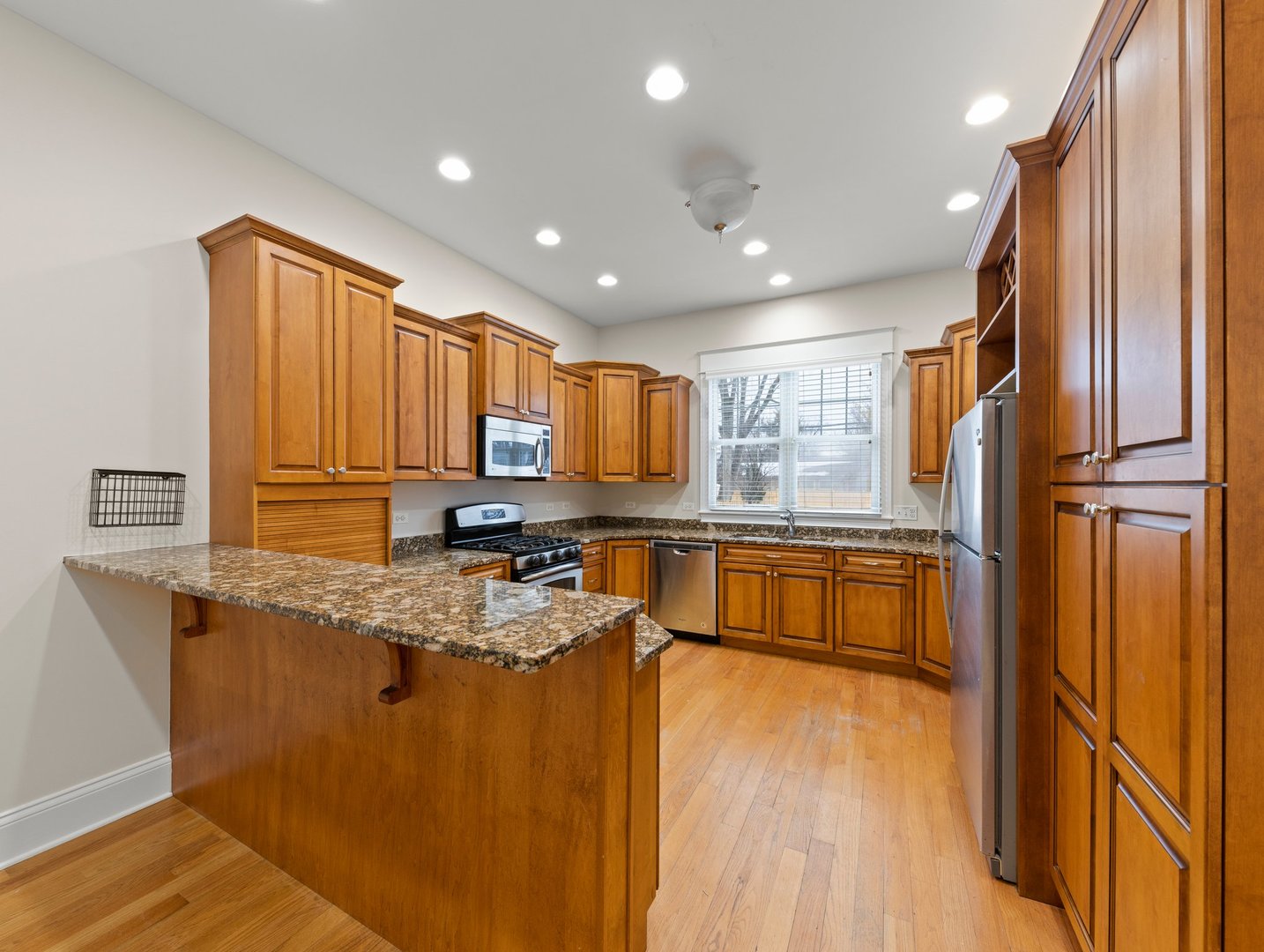 120 W Porter Avenue