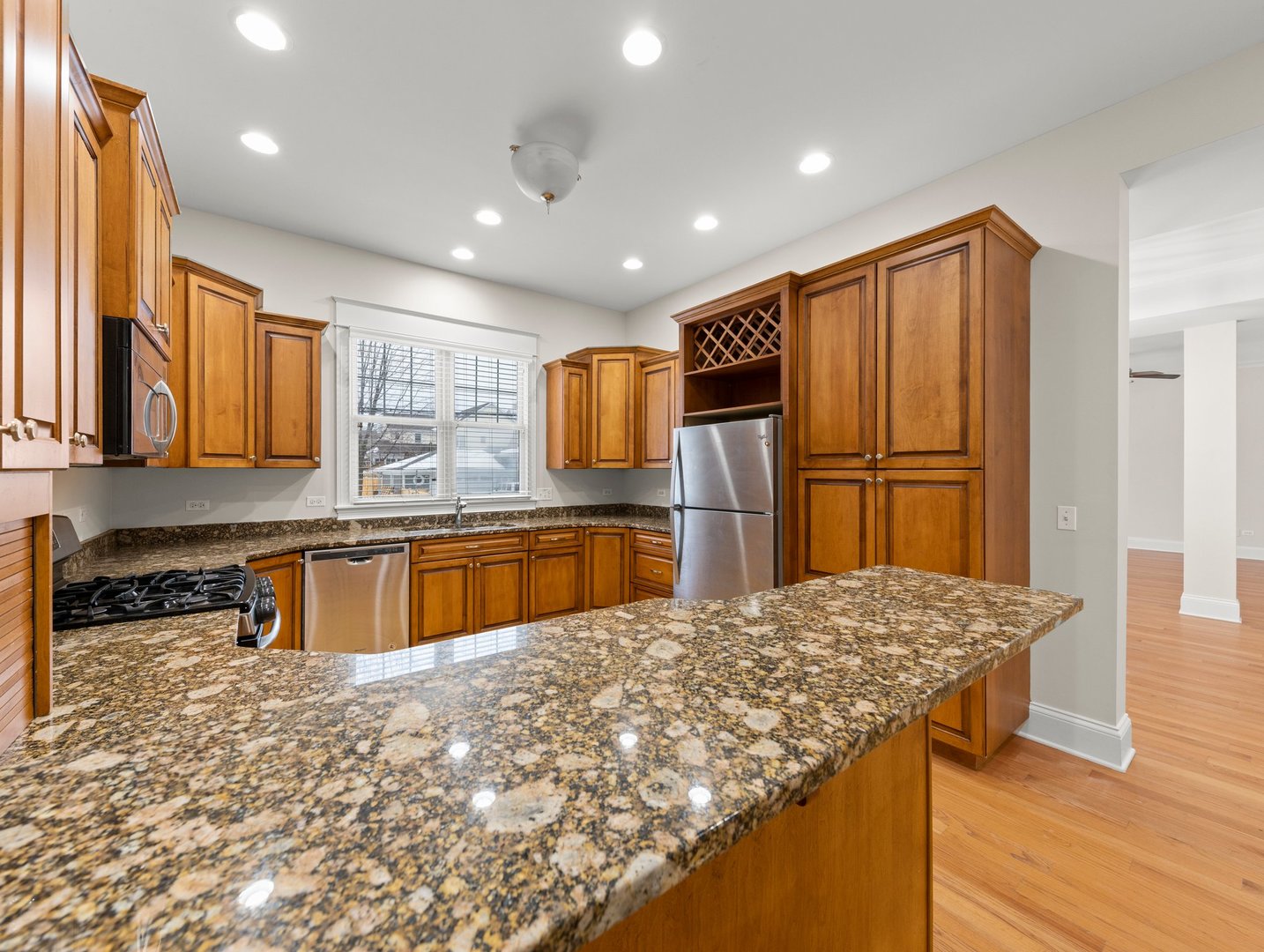 120 W Porter Avenue