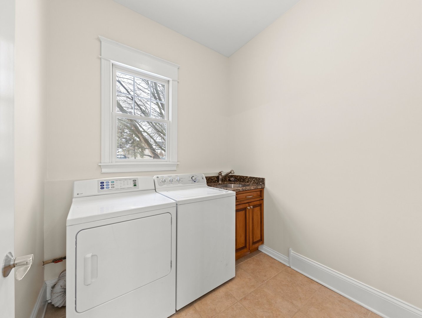 120 W Porter Avenue