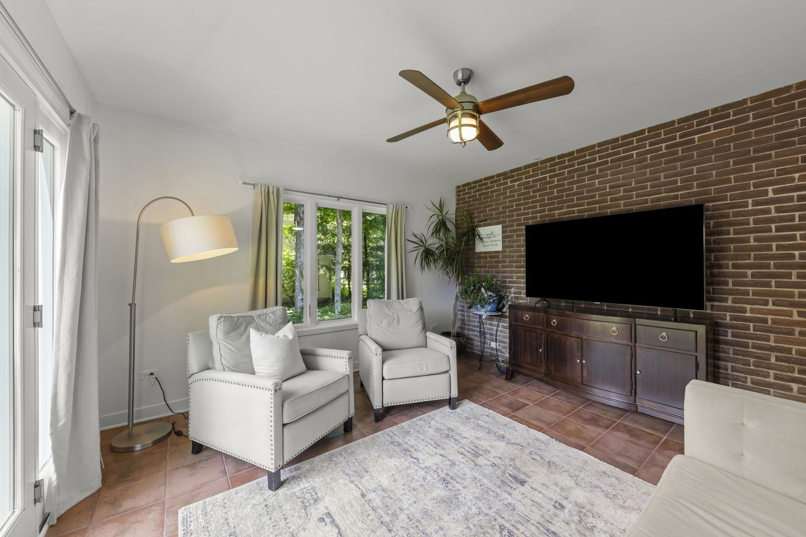 1008 Anne Road