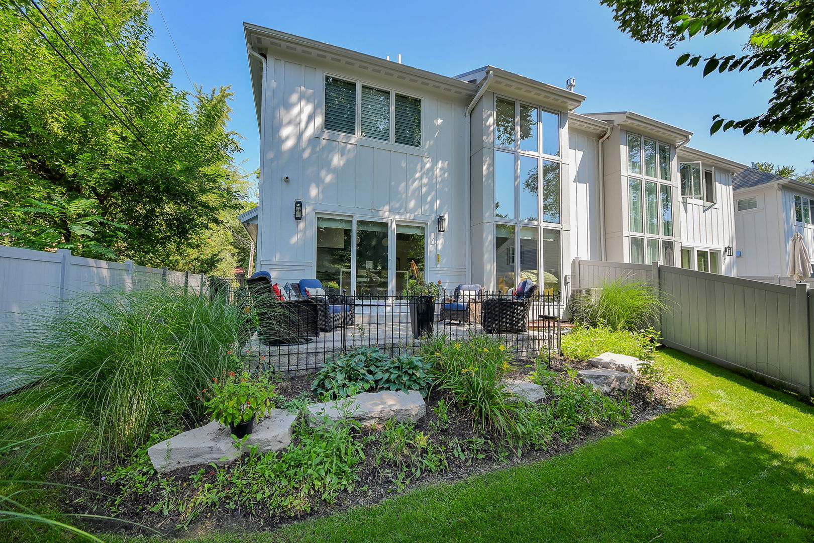 820 E Franklin Avenue