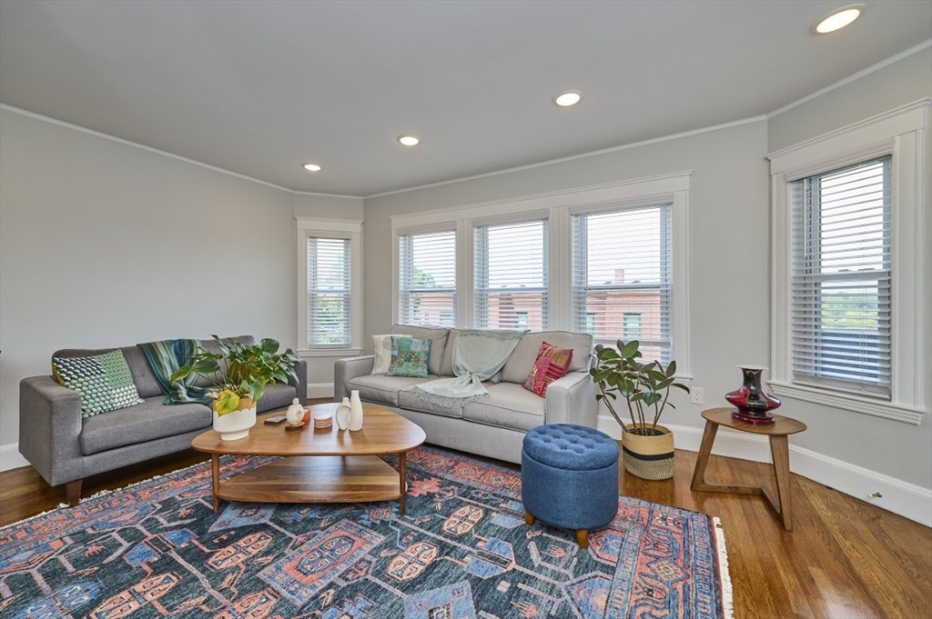 46 Forest Hills St # 3