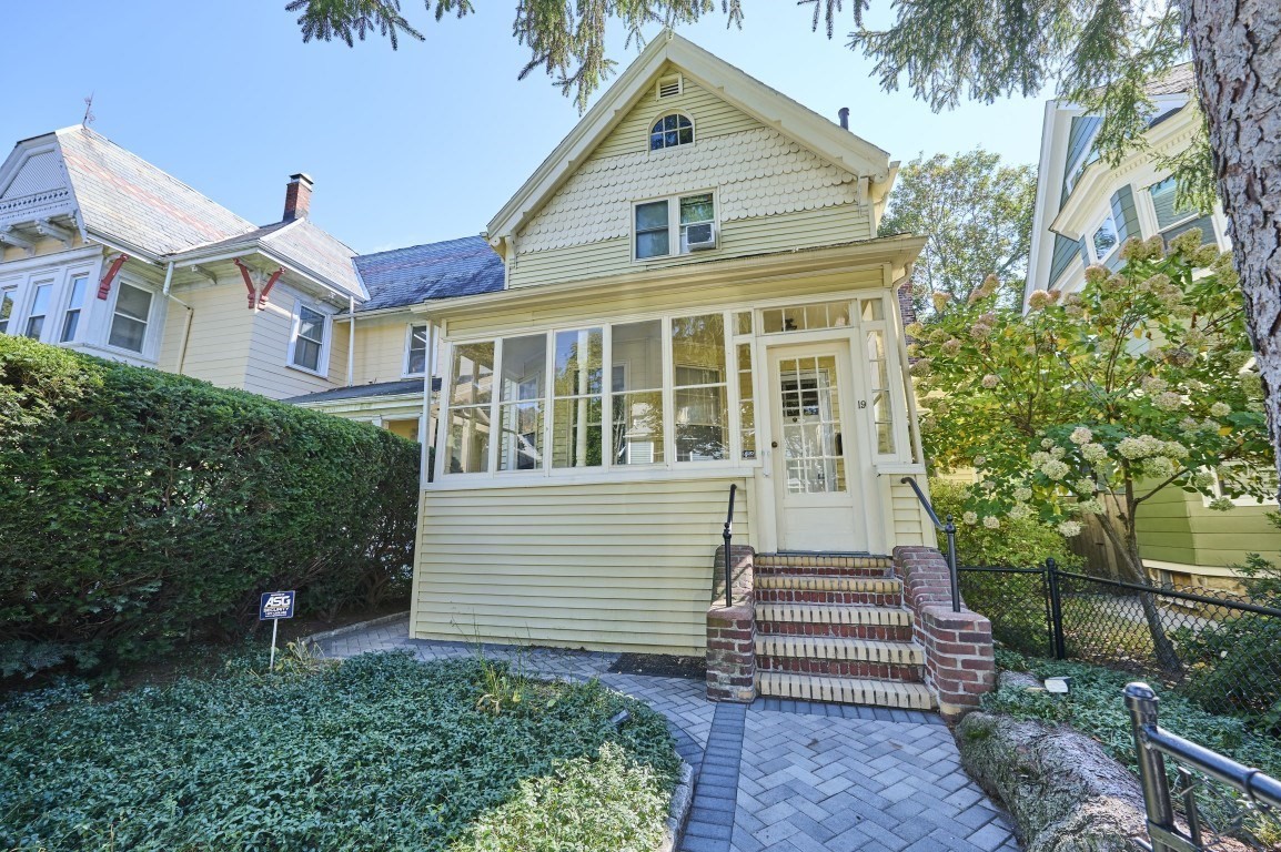 19 Brown Ave