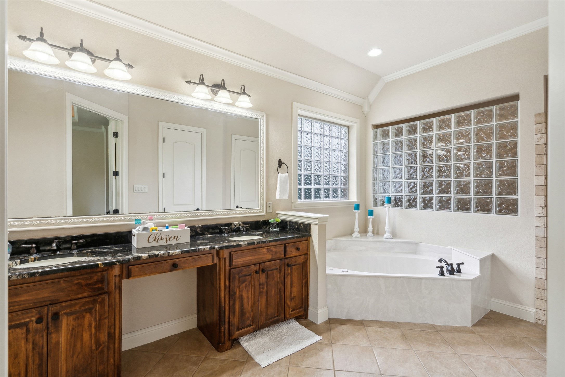 9909 Leaping Buck Point