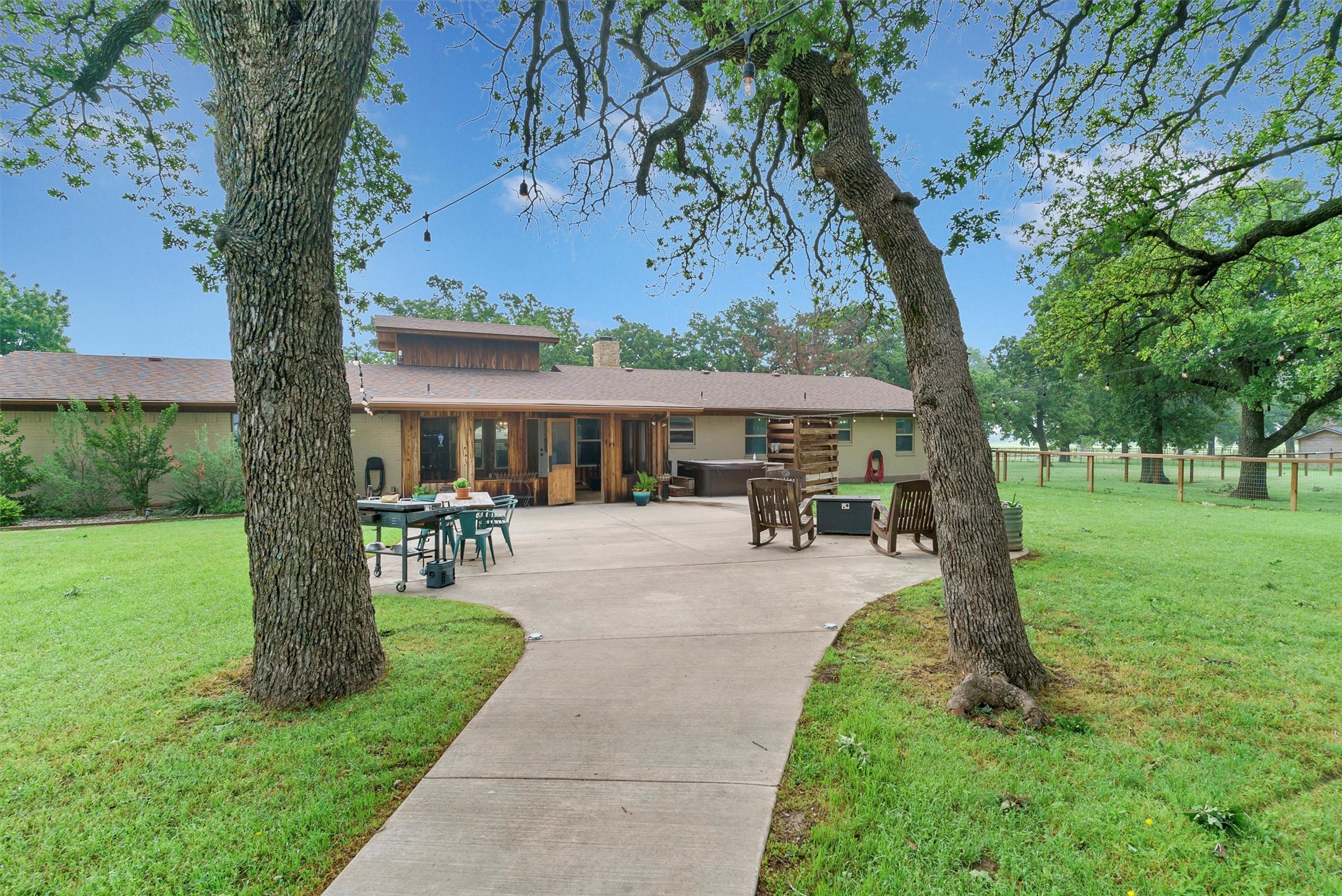 1900 Campbell Road