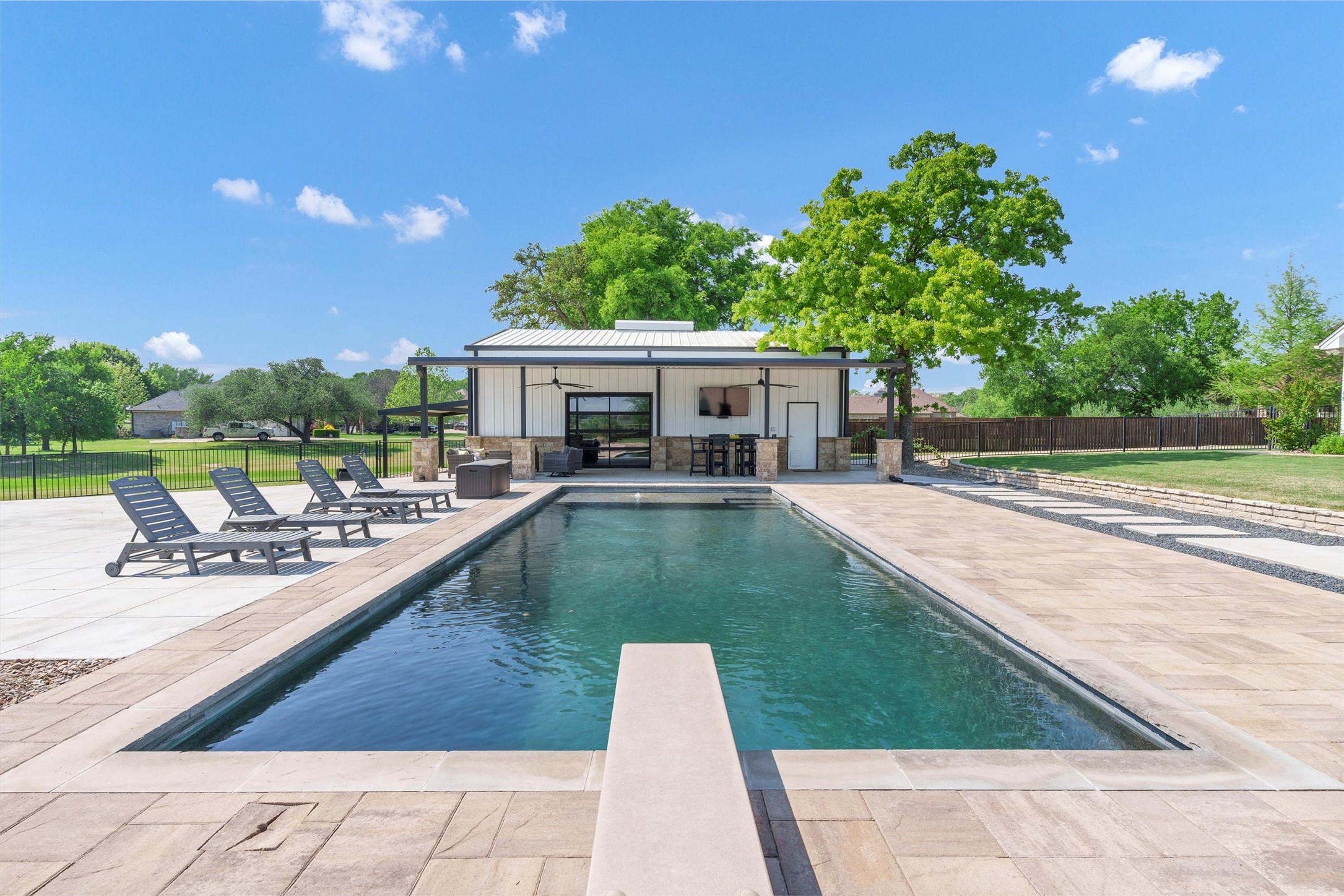 3227 Golden Oaks Circle