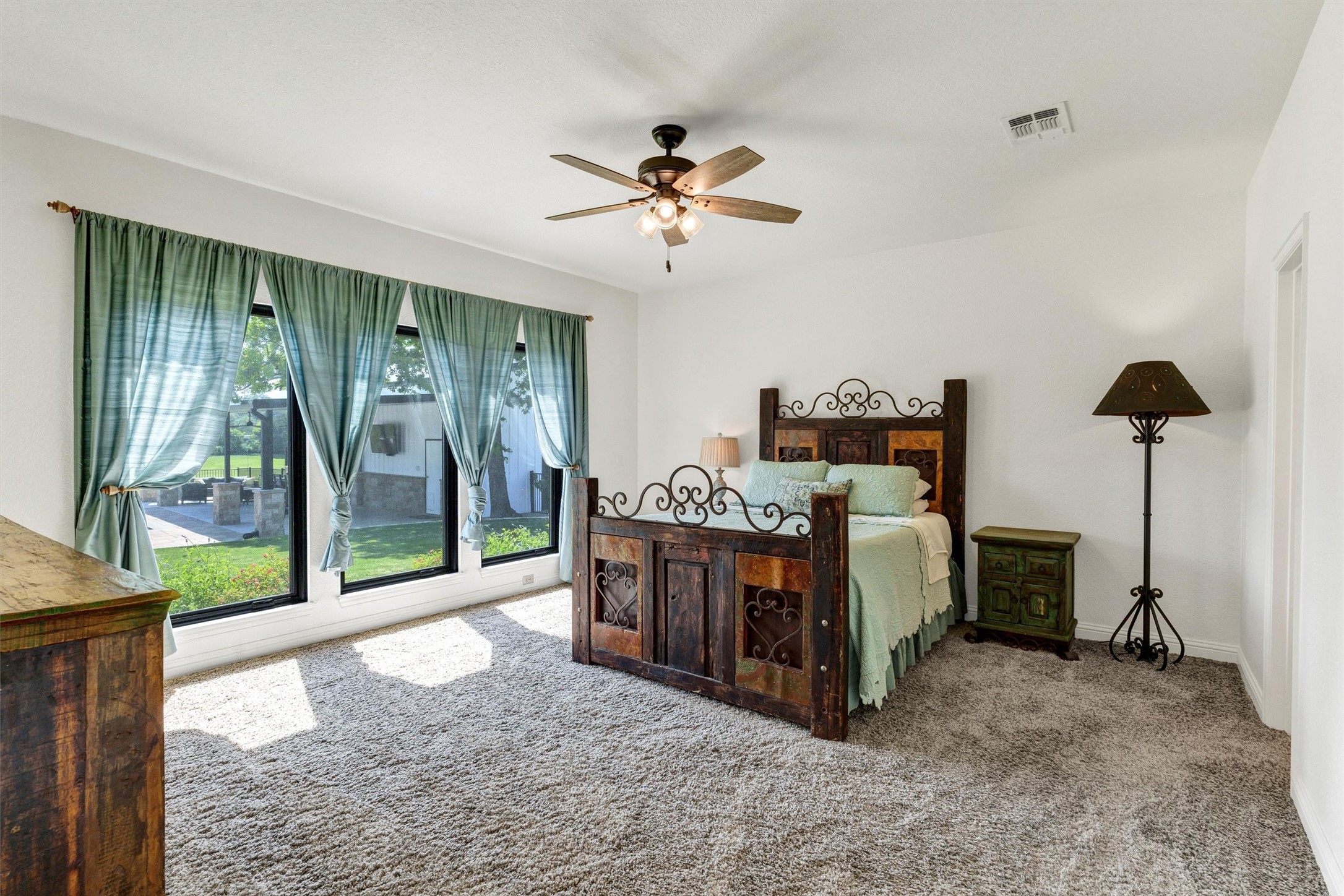 3227 Golden Oaks Circle