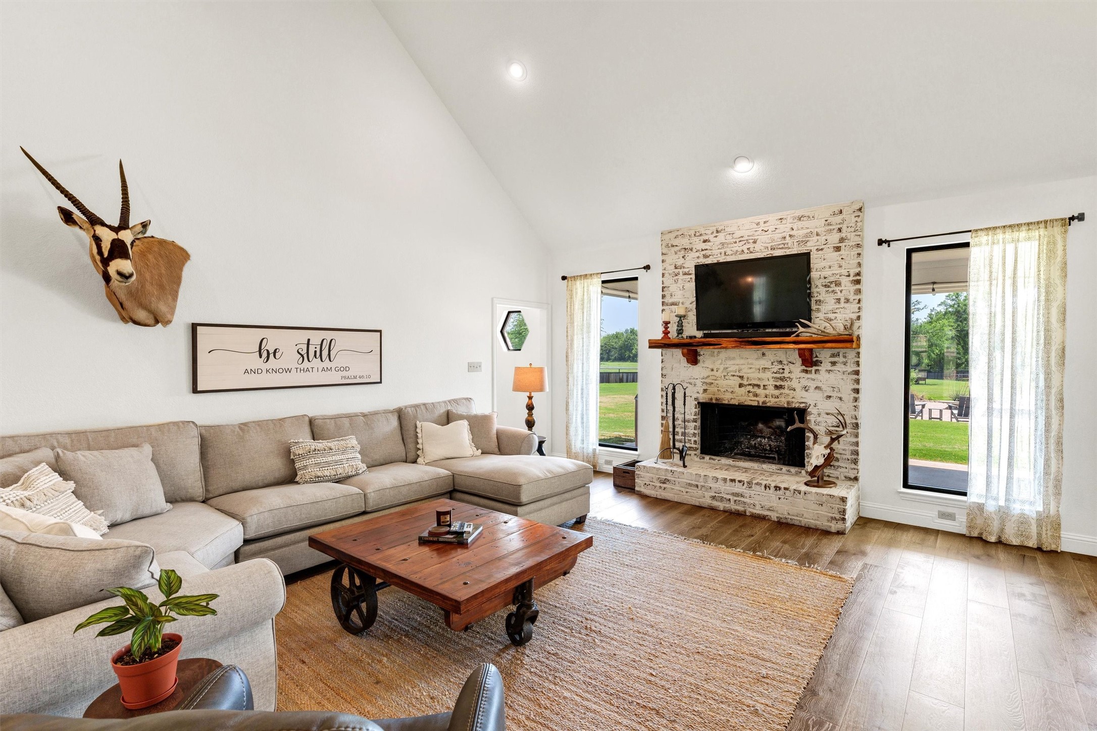 3227 Golden Oaks Circle