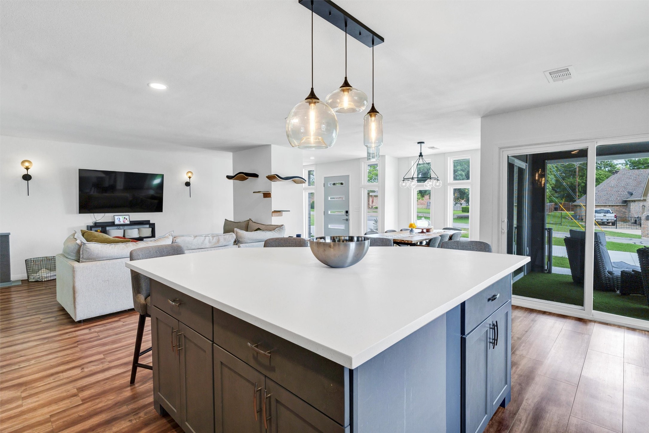 4902 Boquillas Drive