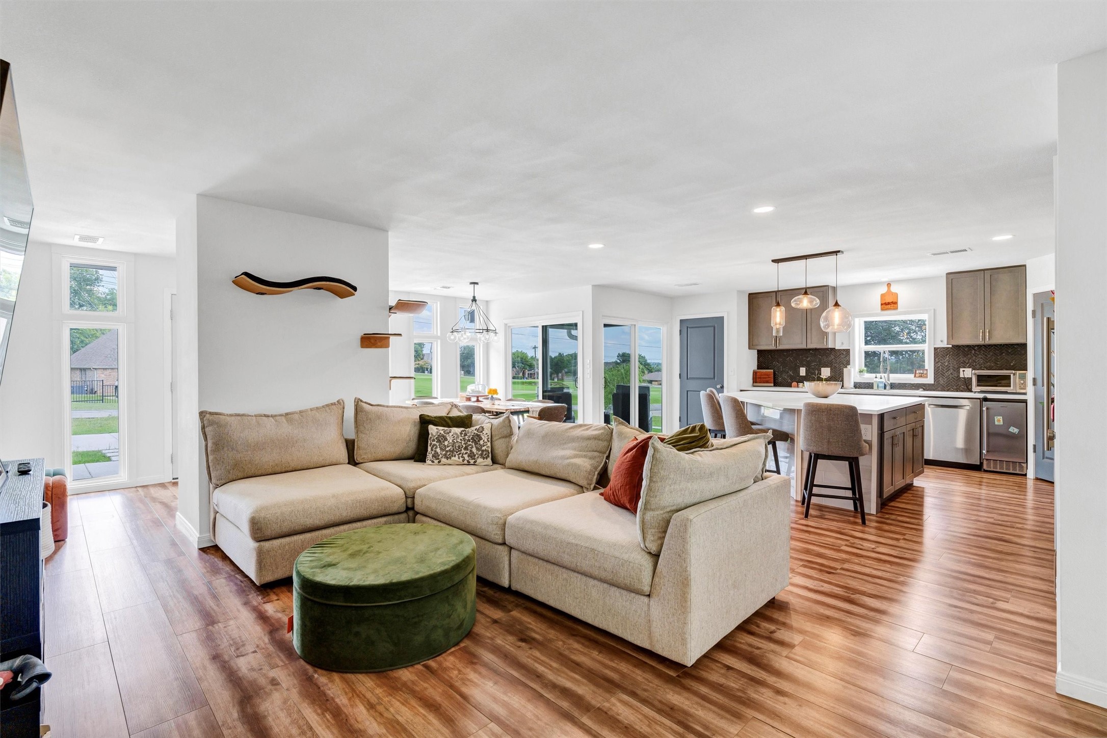 4902 Boquillas Drive