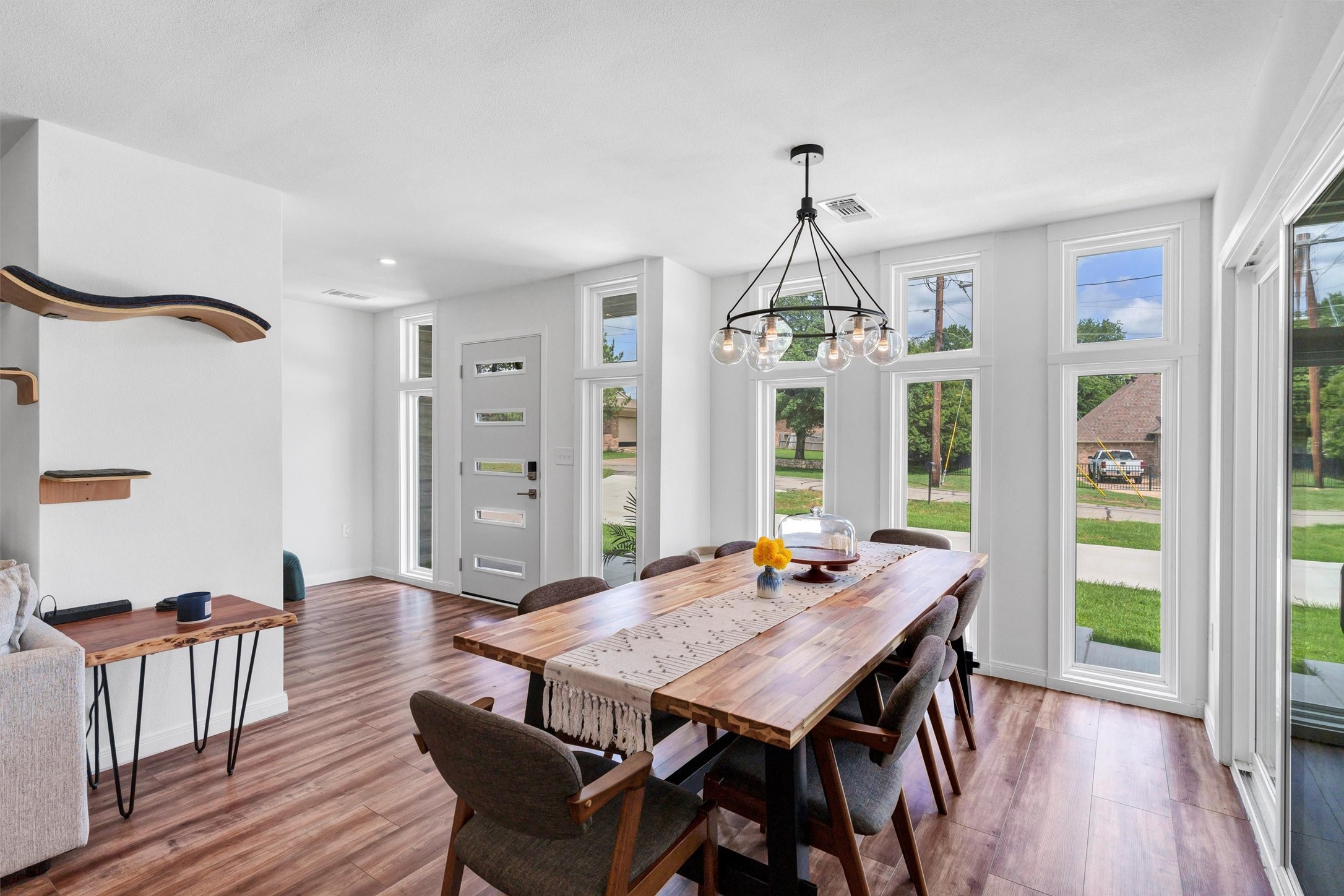 4902 Boquillas Drive