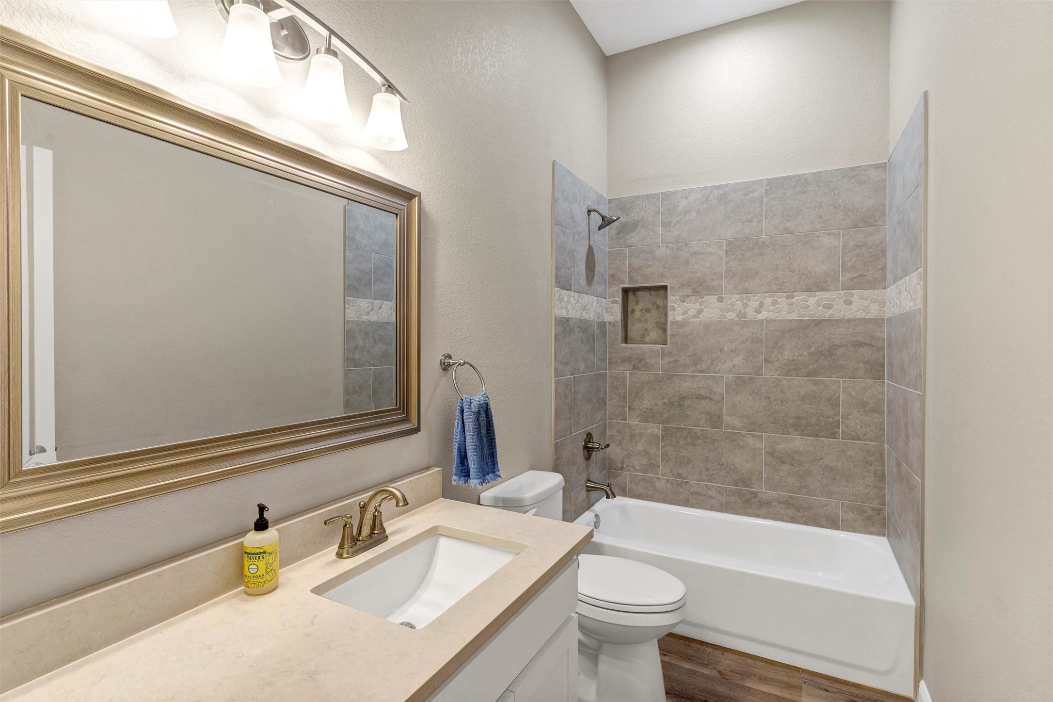 5128 Country Club Drive