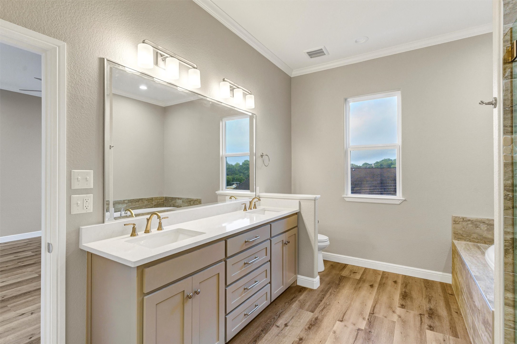 5128 Country Club Drive