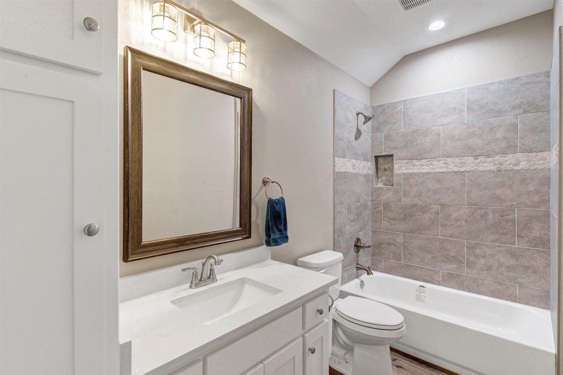 5128 Country Club Drive