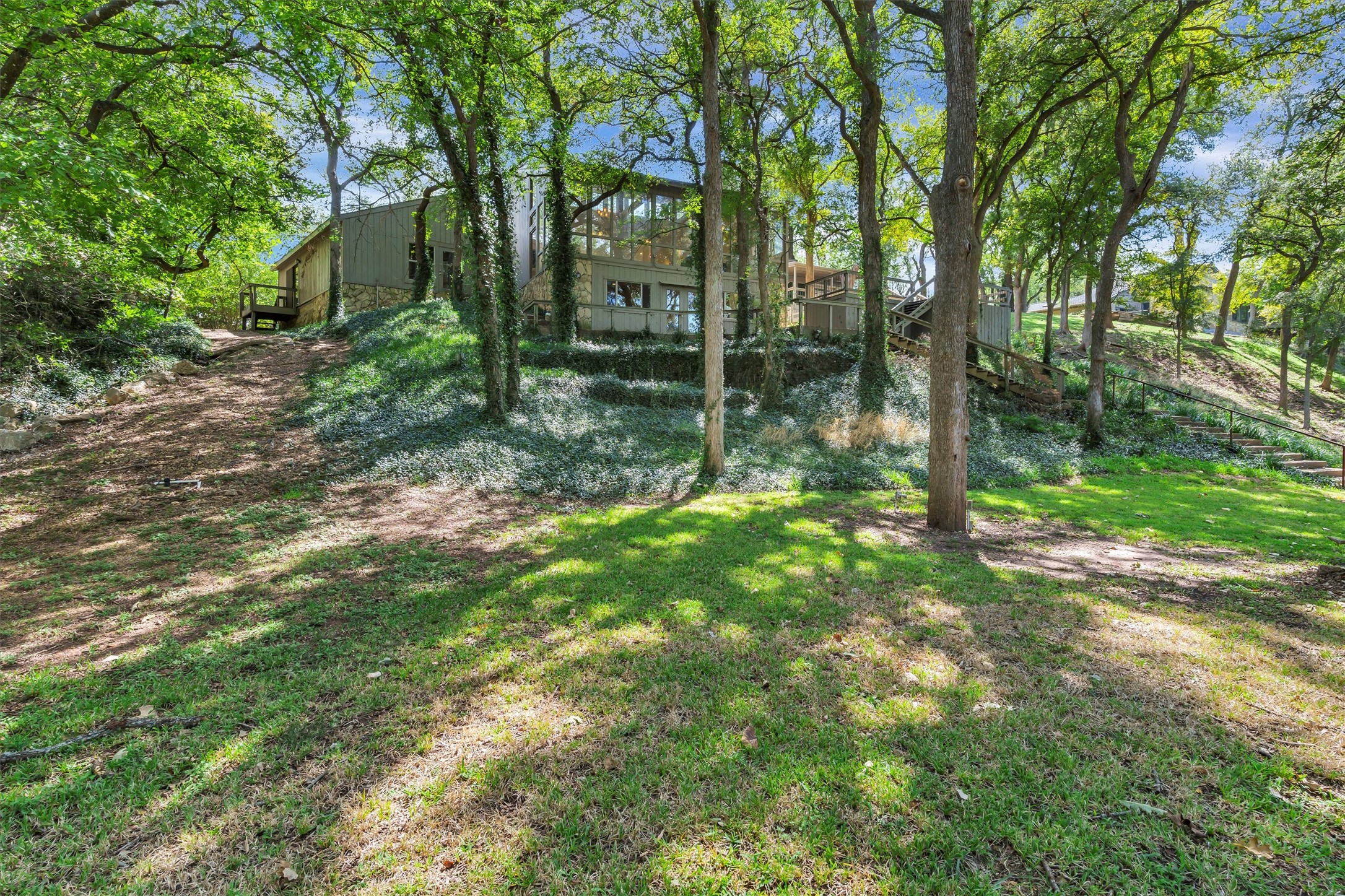 6818 Westover Drive