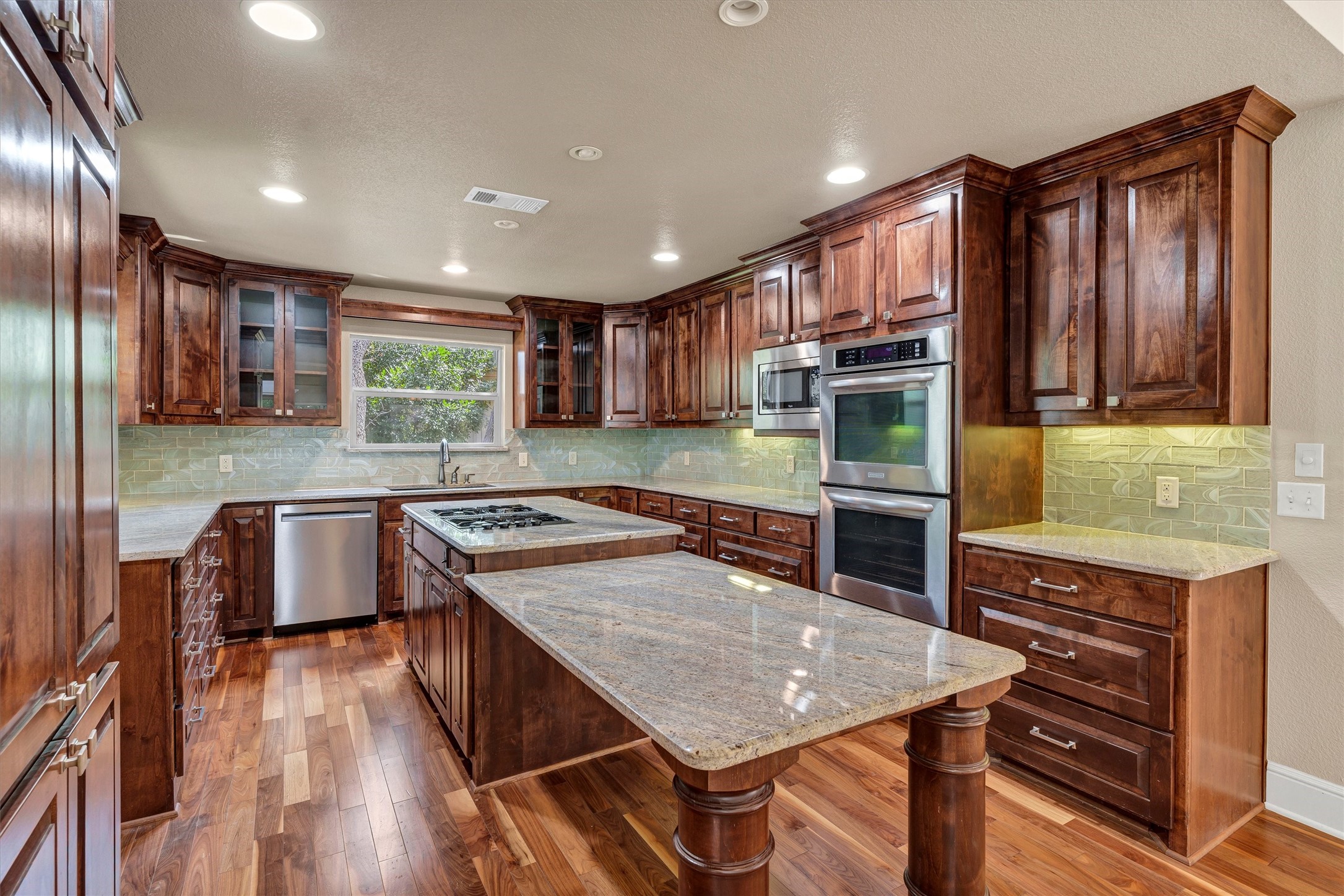 6818 Westover Drive