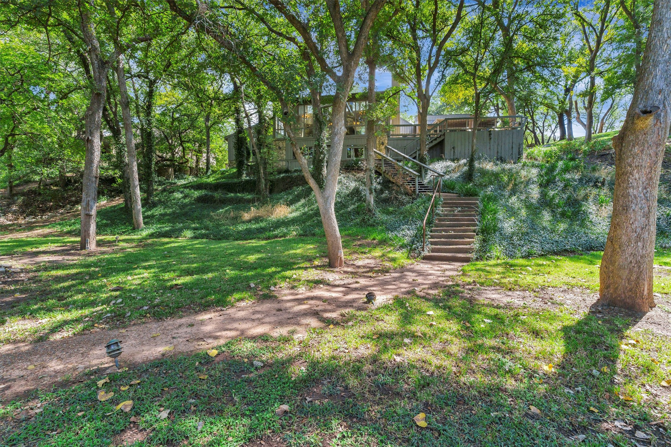 6818 Westover Drive
