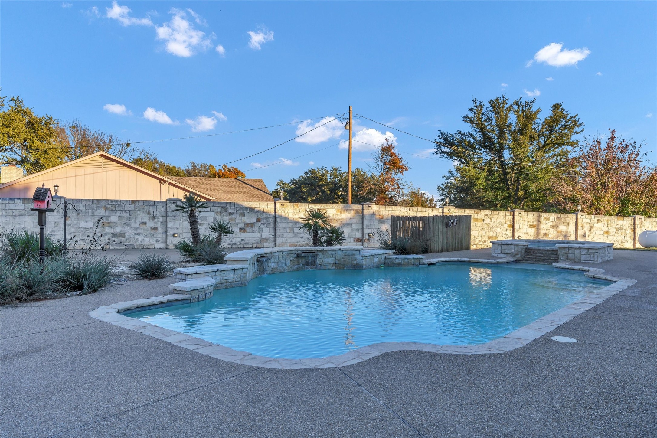 2801 Weylene Paseo