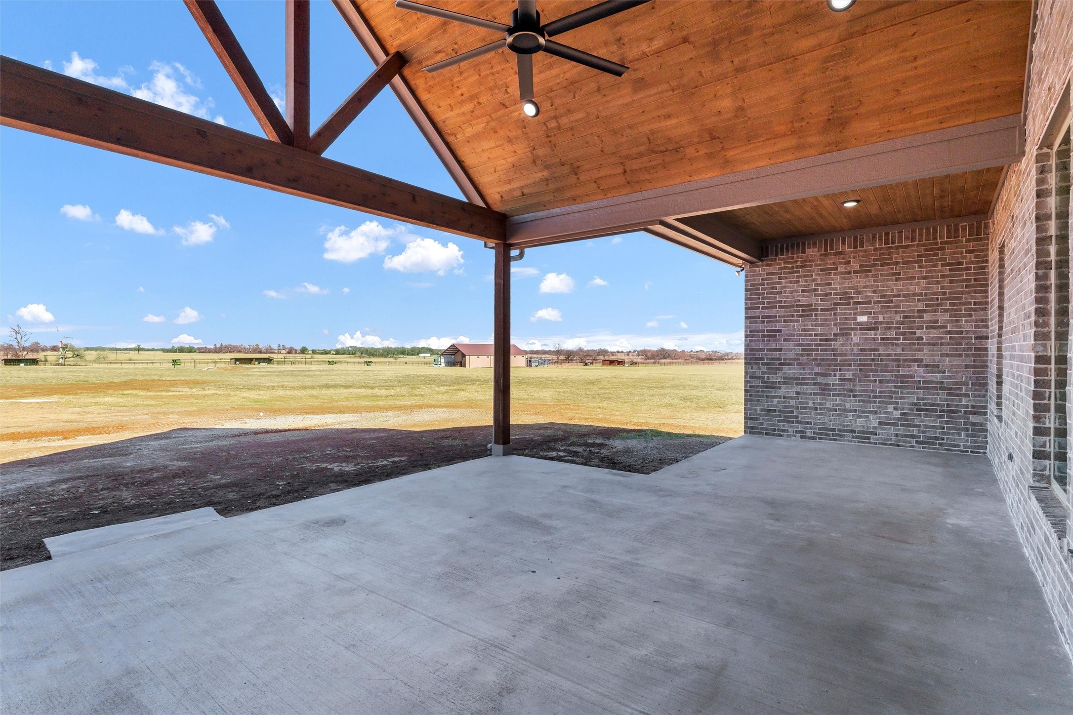 2217 Grass Roots Road