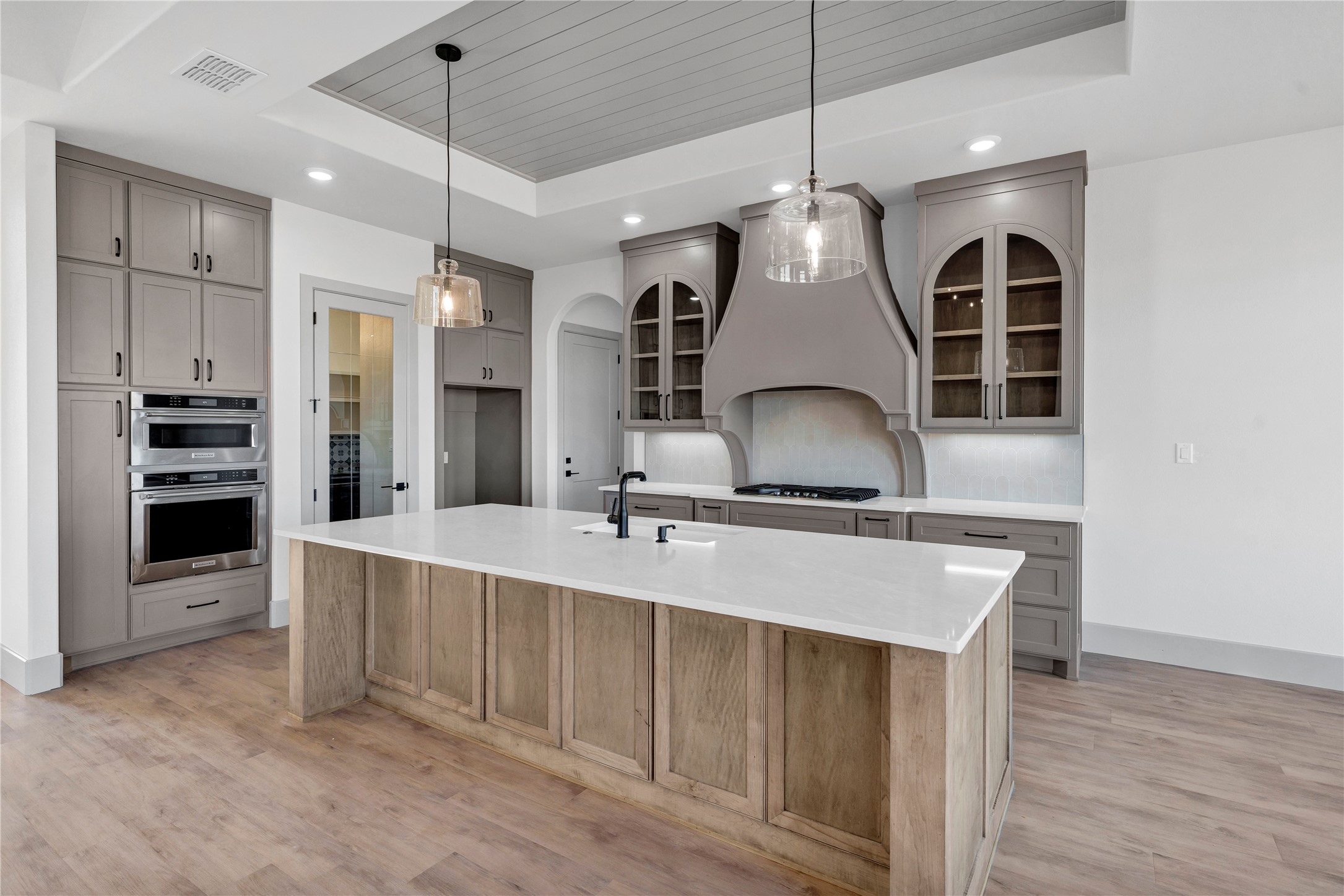 2217 Grass Roots Road