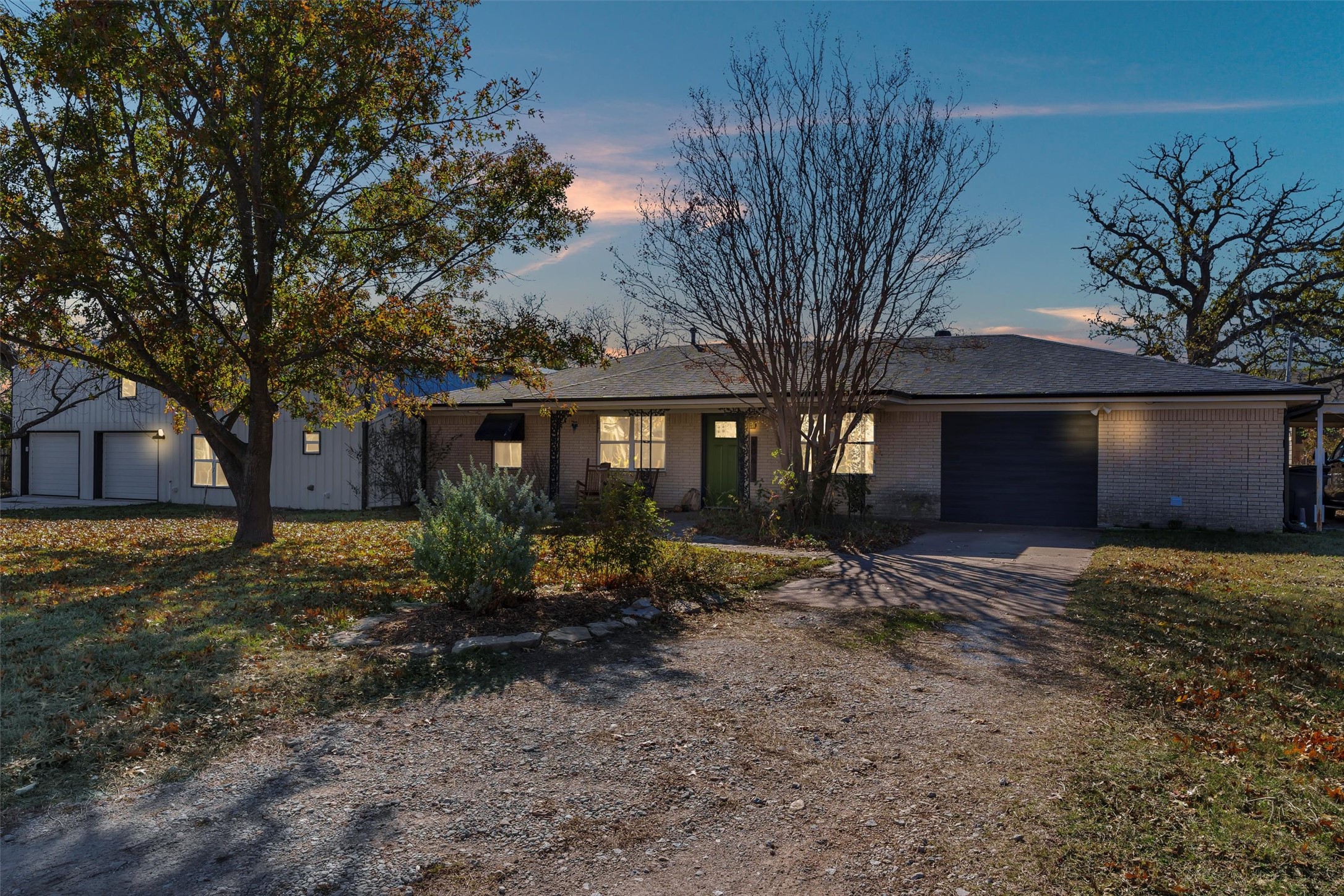 406 N Oak Lane