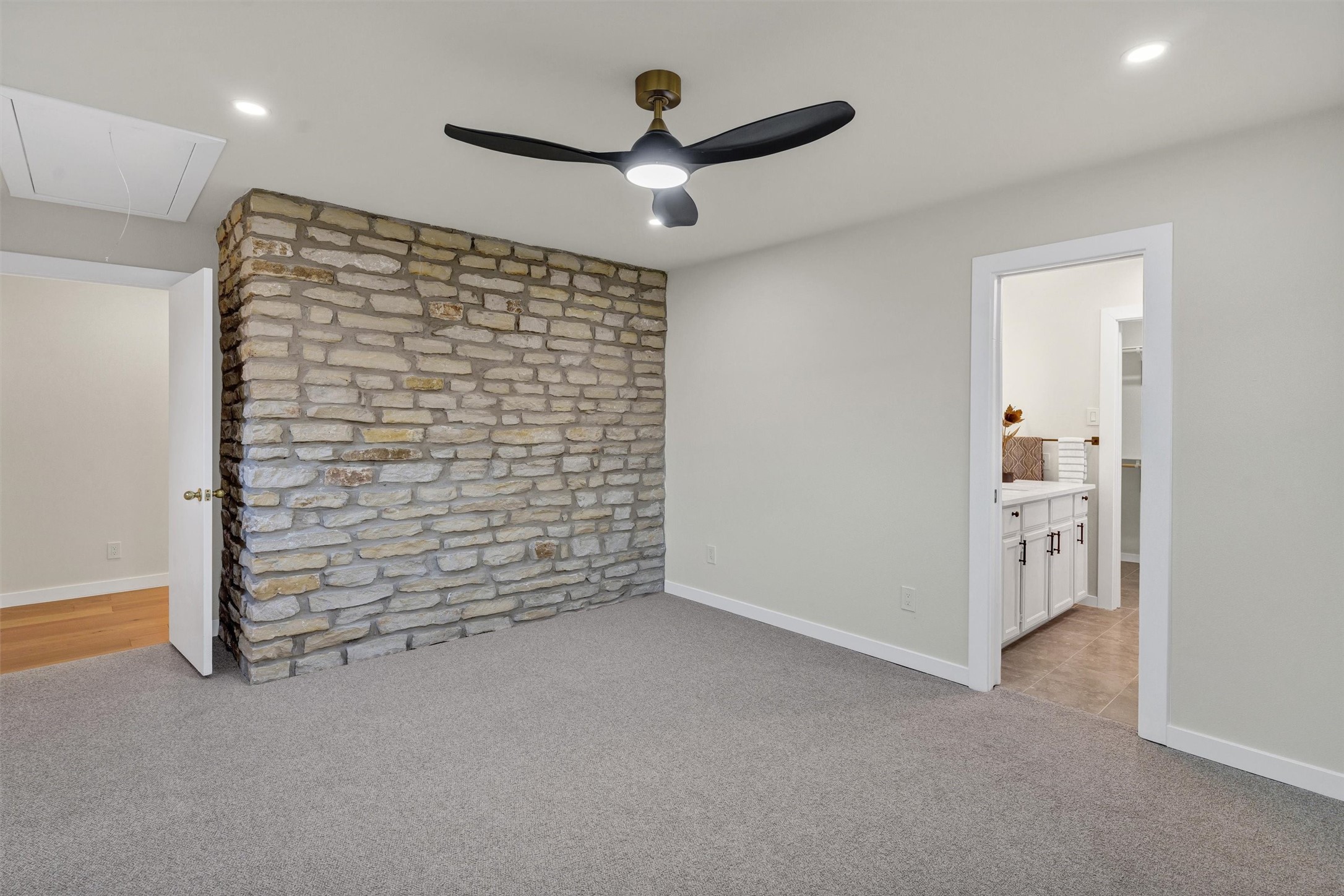 5300 Comanche Vista Trail