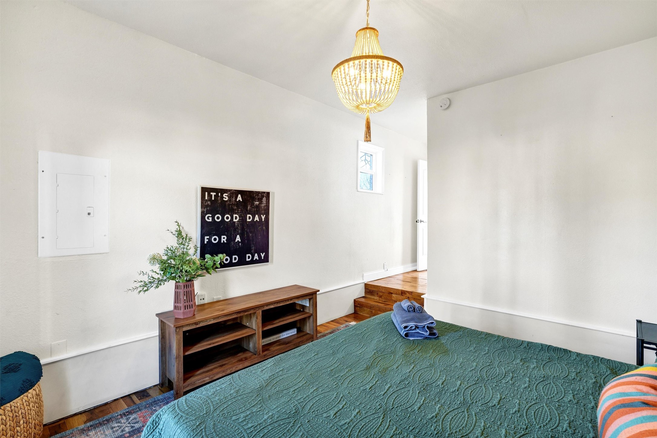 212 N Crockett Street