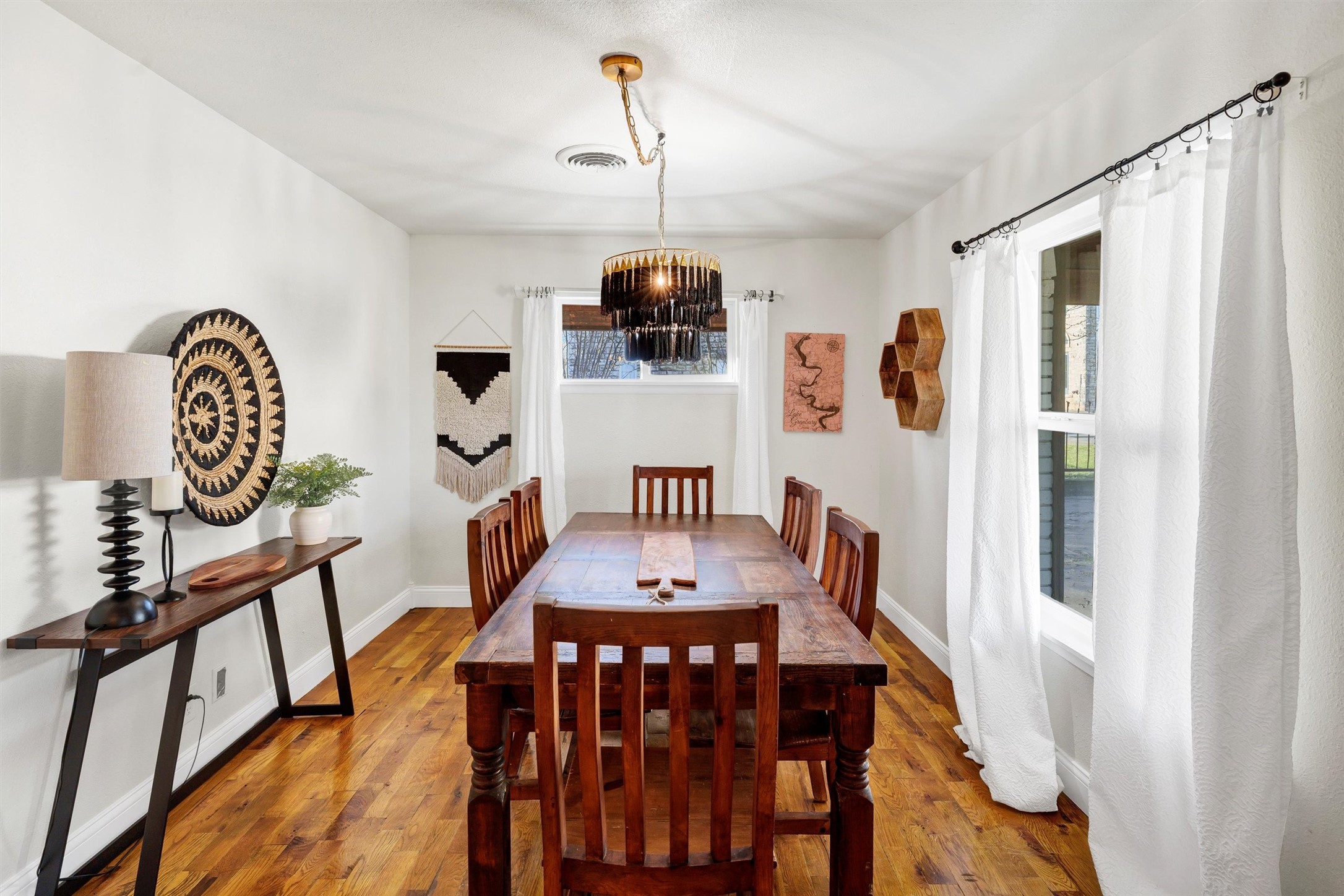 212 N Crockett Street