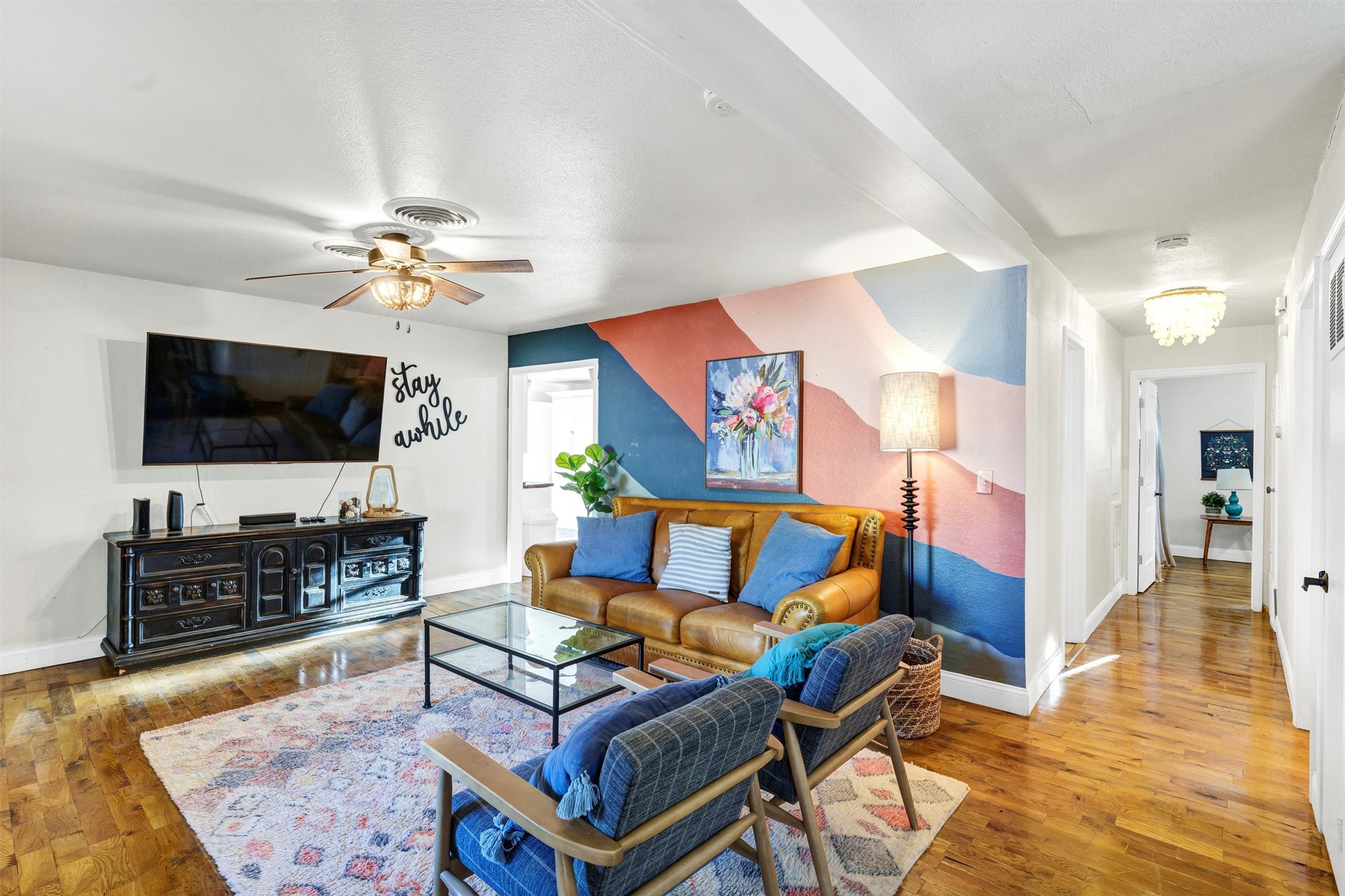 212 N Crockett Street