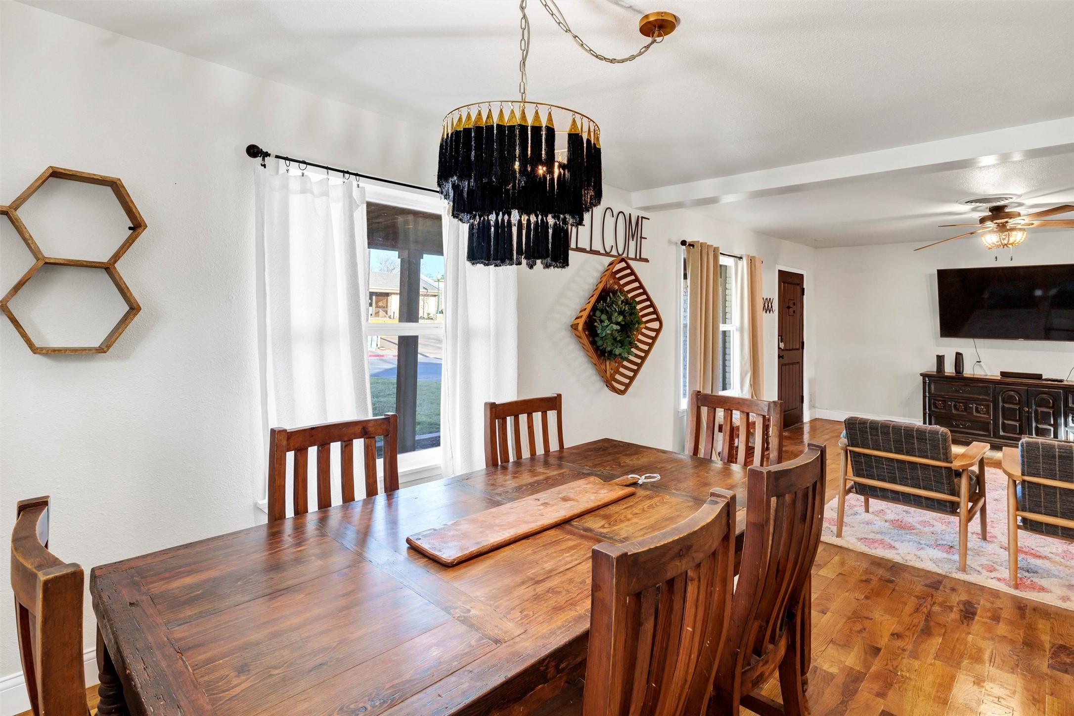 212 N Crockett Street