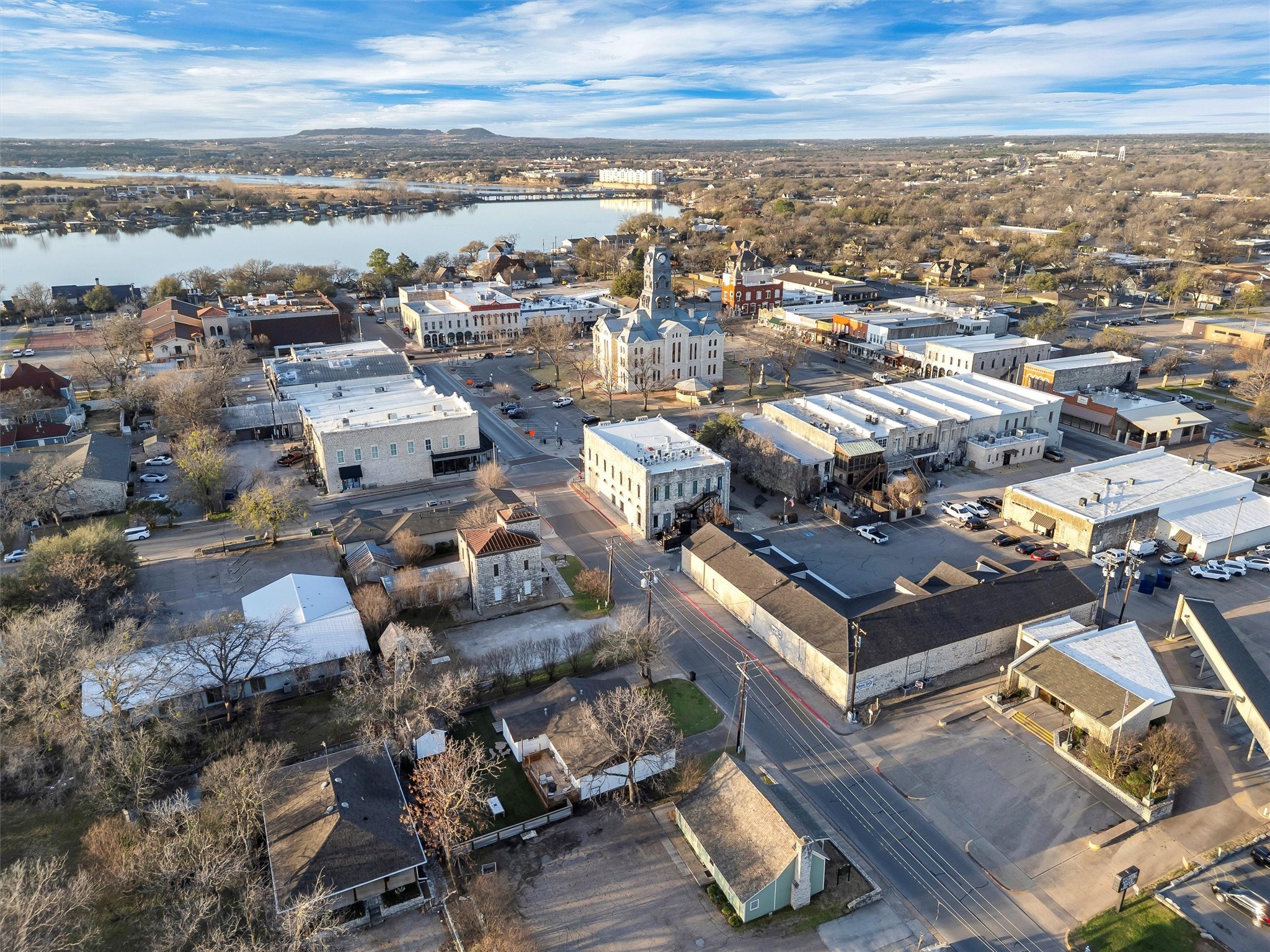 212 N Crockett Street