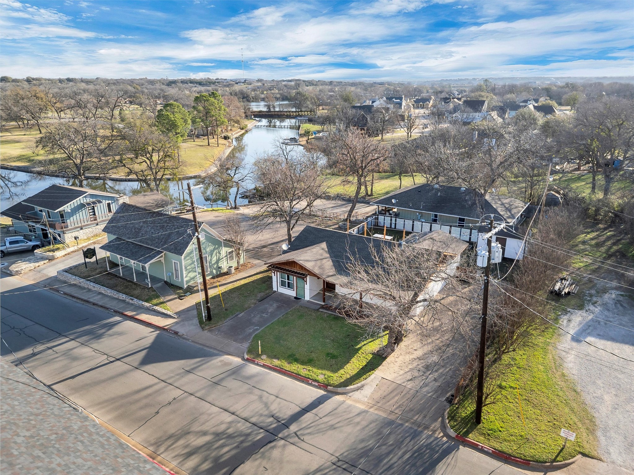 212 N Crockett Street