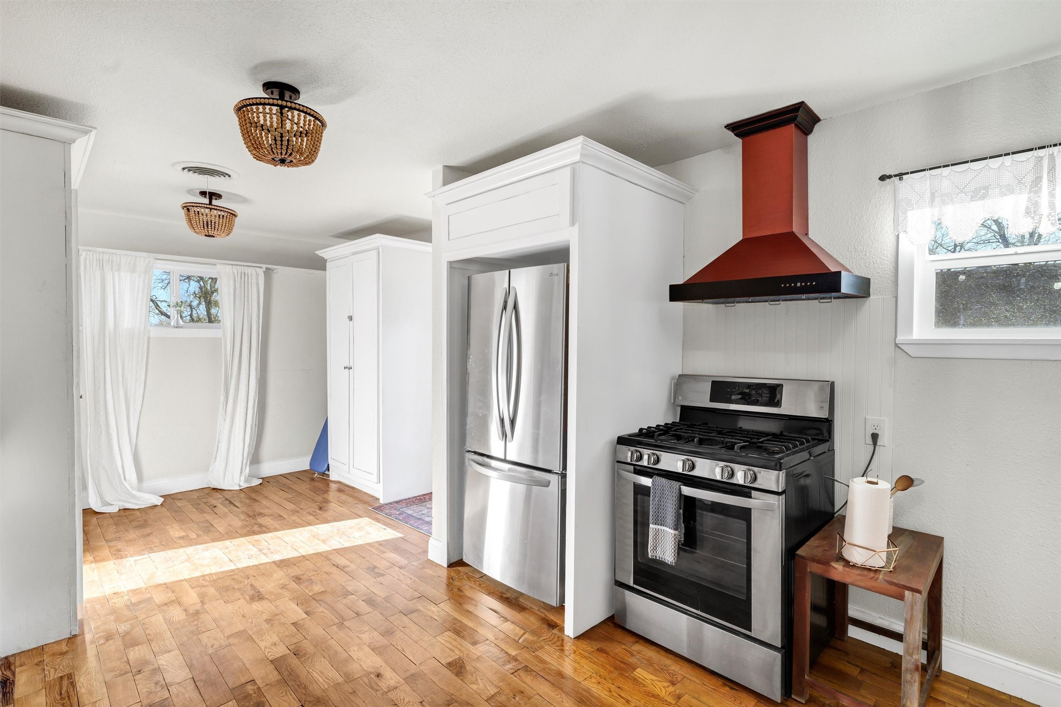 212 N Crockett Street