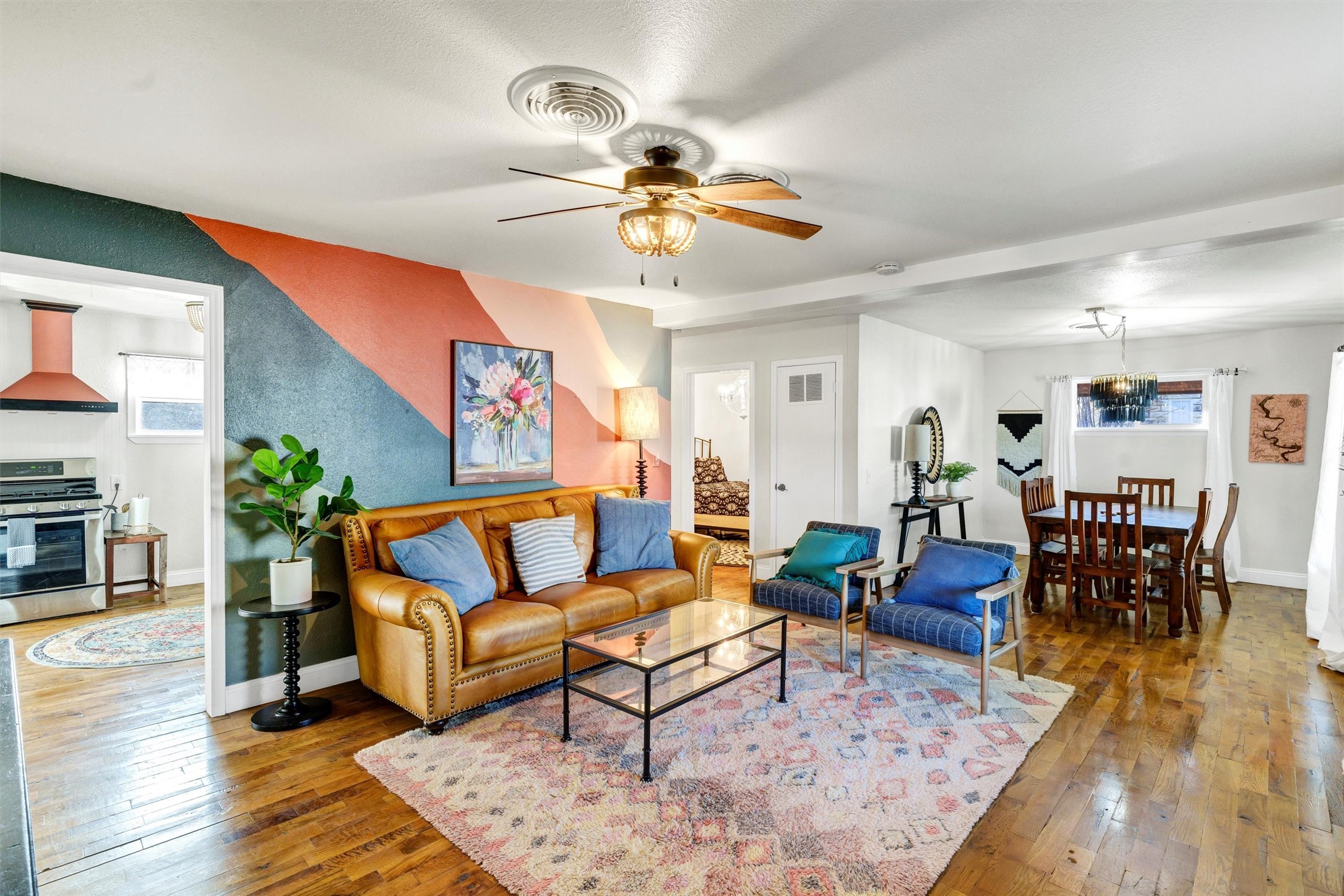 212 N Crockett Street