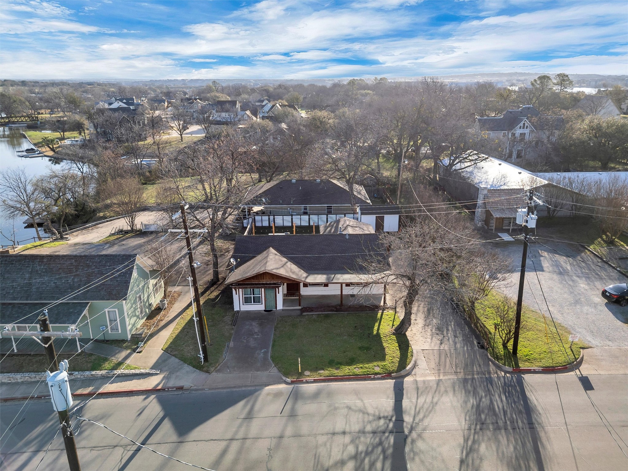 212 N Crockett Street