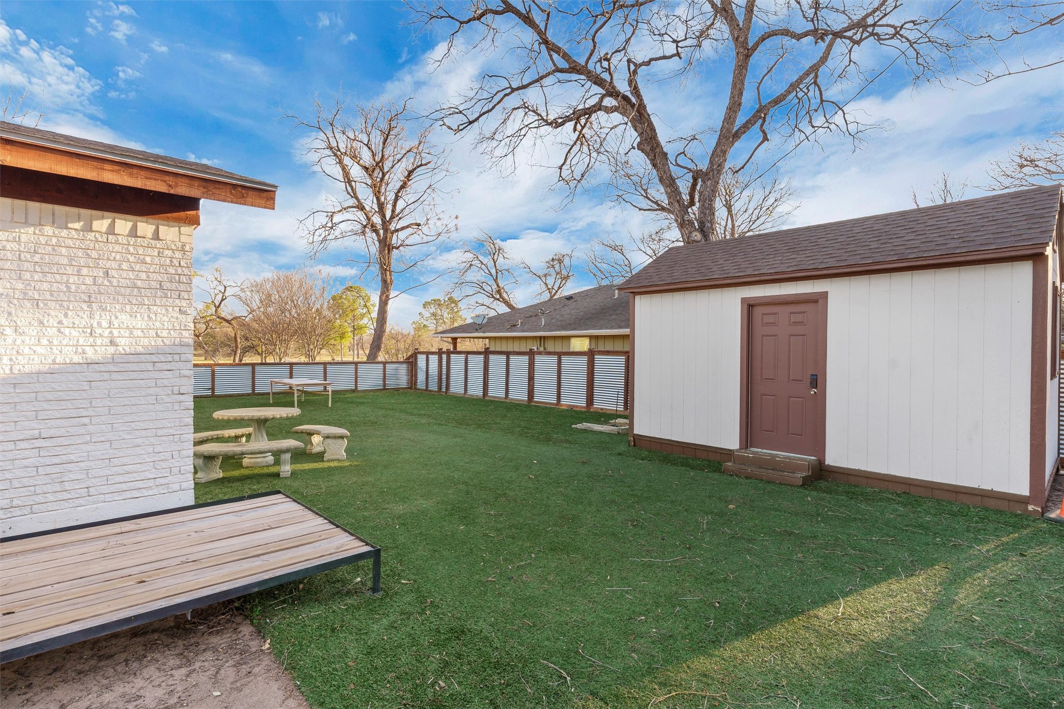 212 N Crockett Street