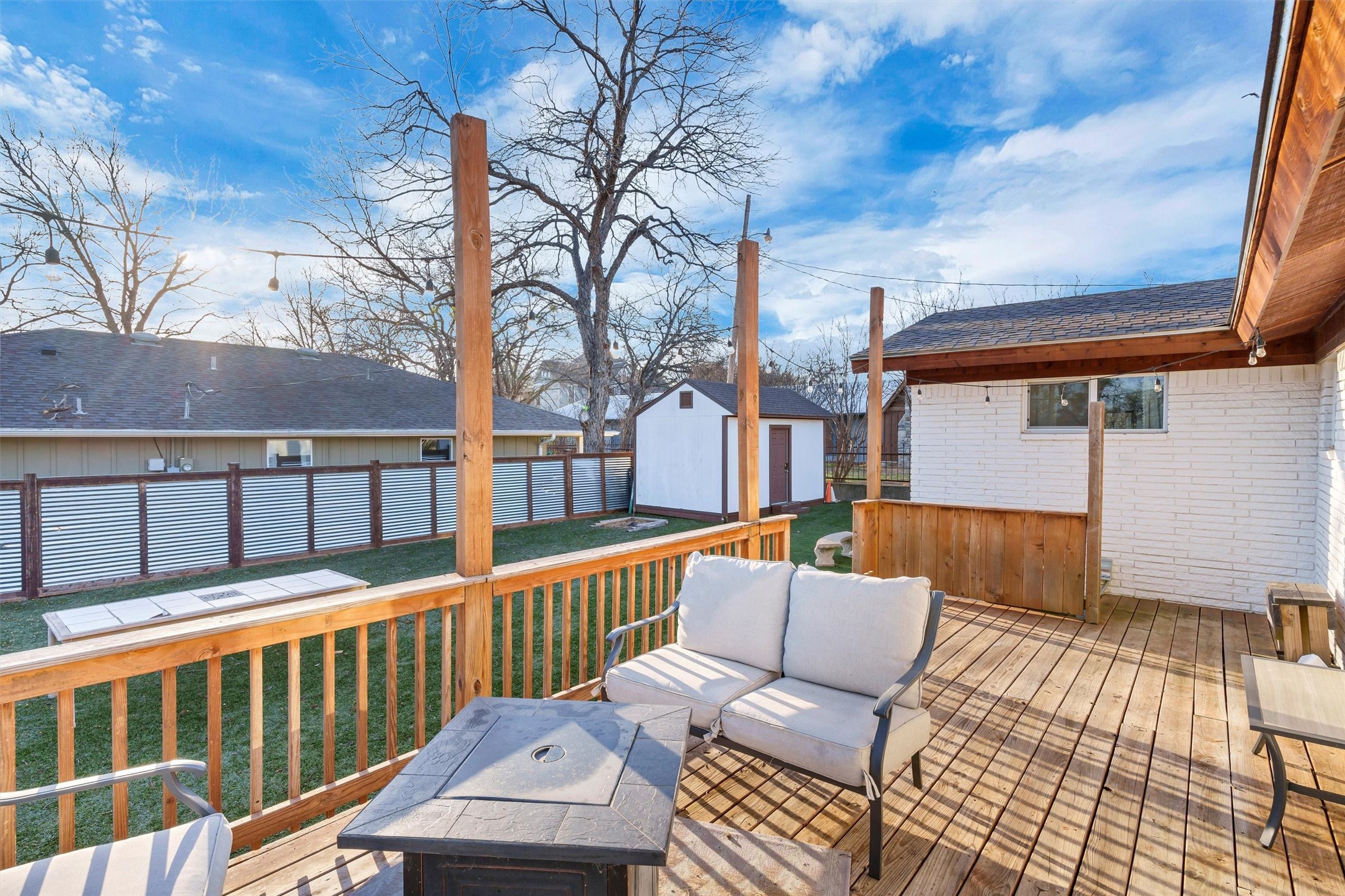 212 N Crockett Street