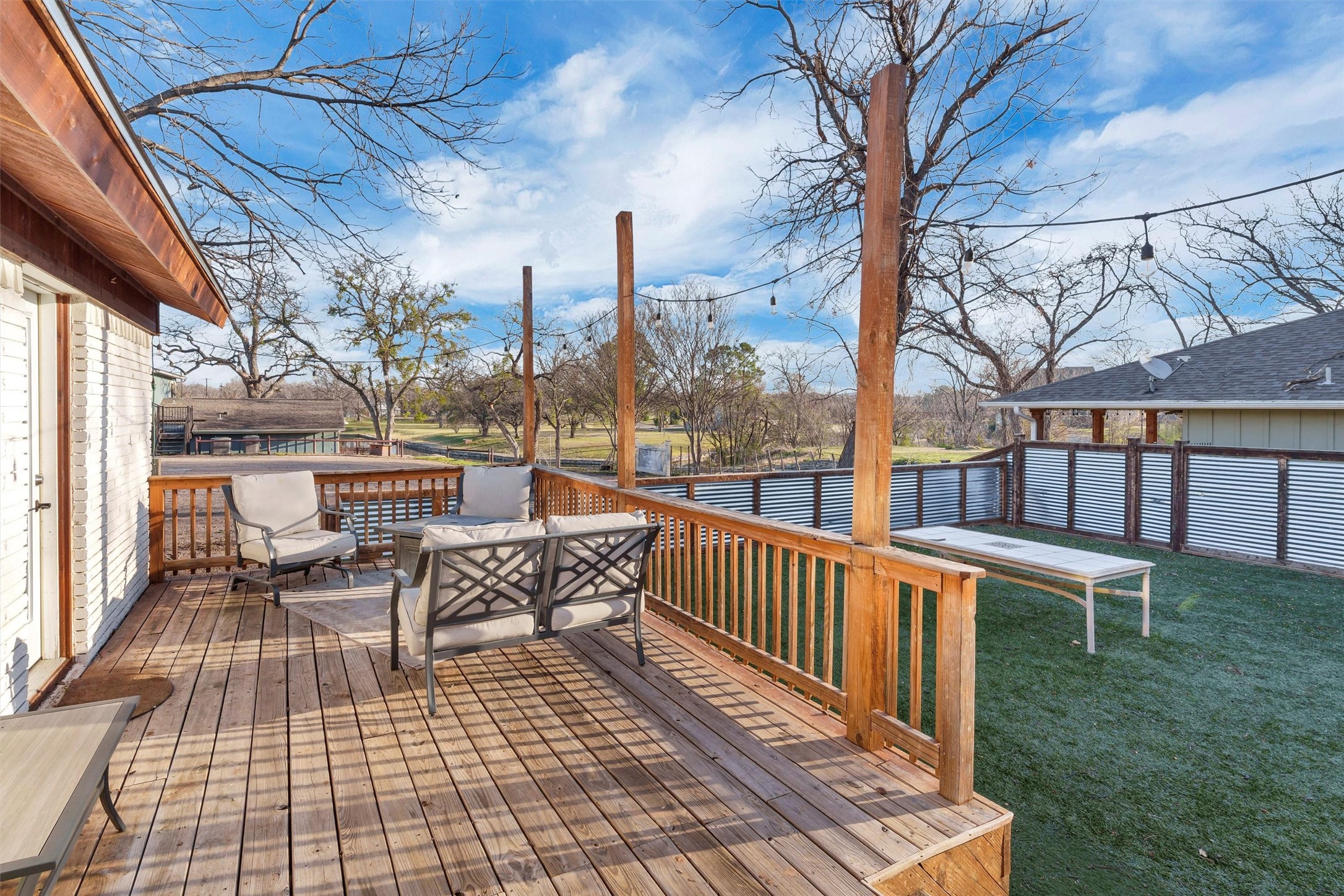 212 N Crockett Street