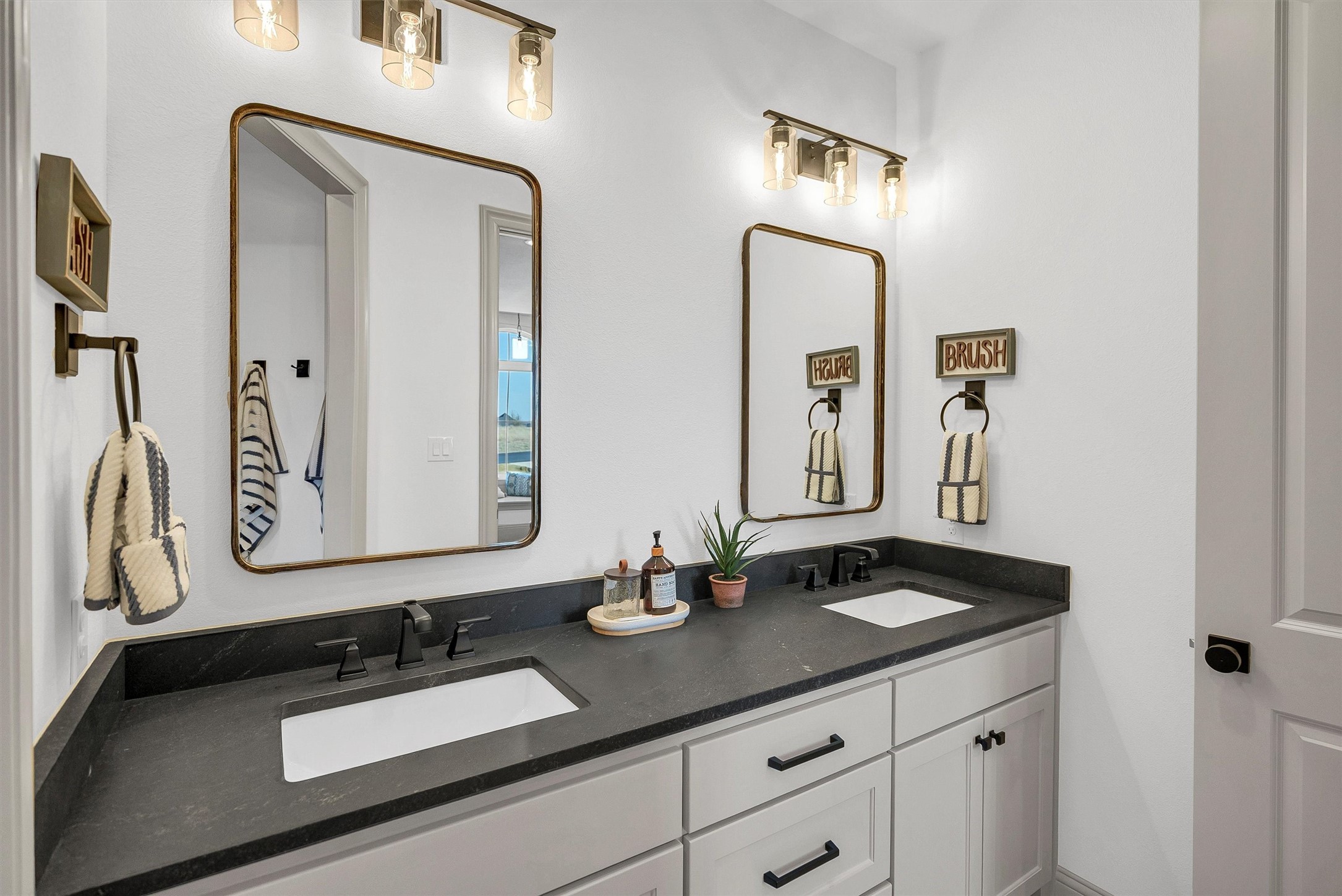 231 Nueces Trail