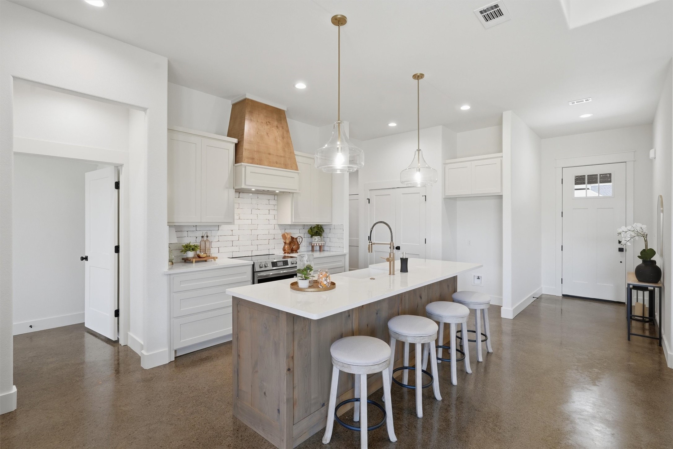 948 Huckleberry Lane