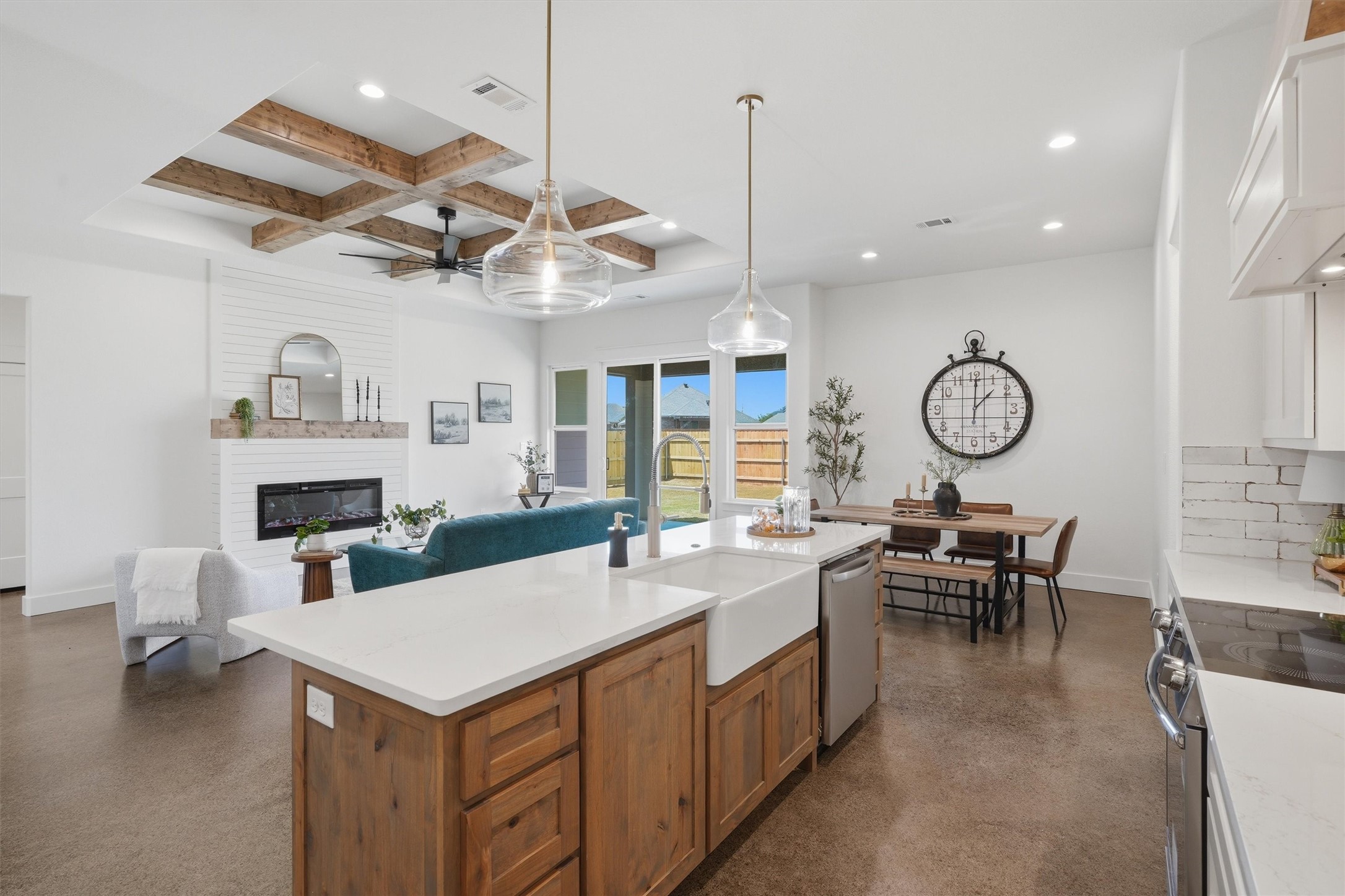 948 Huckleberry Lane