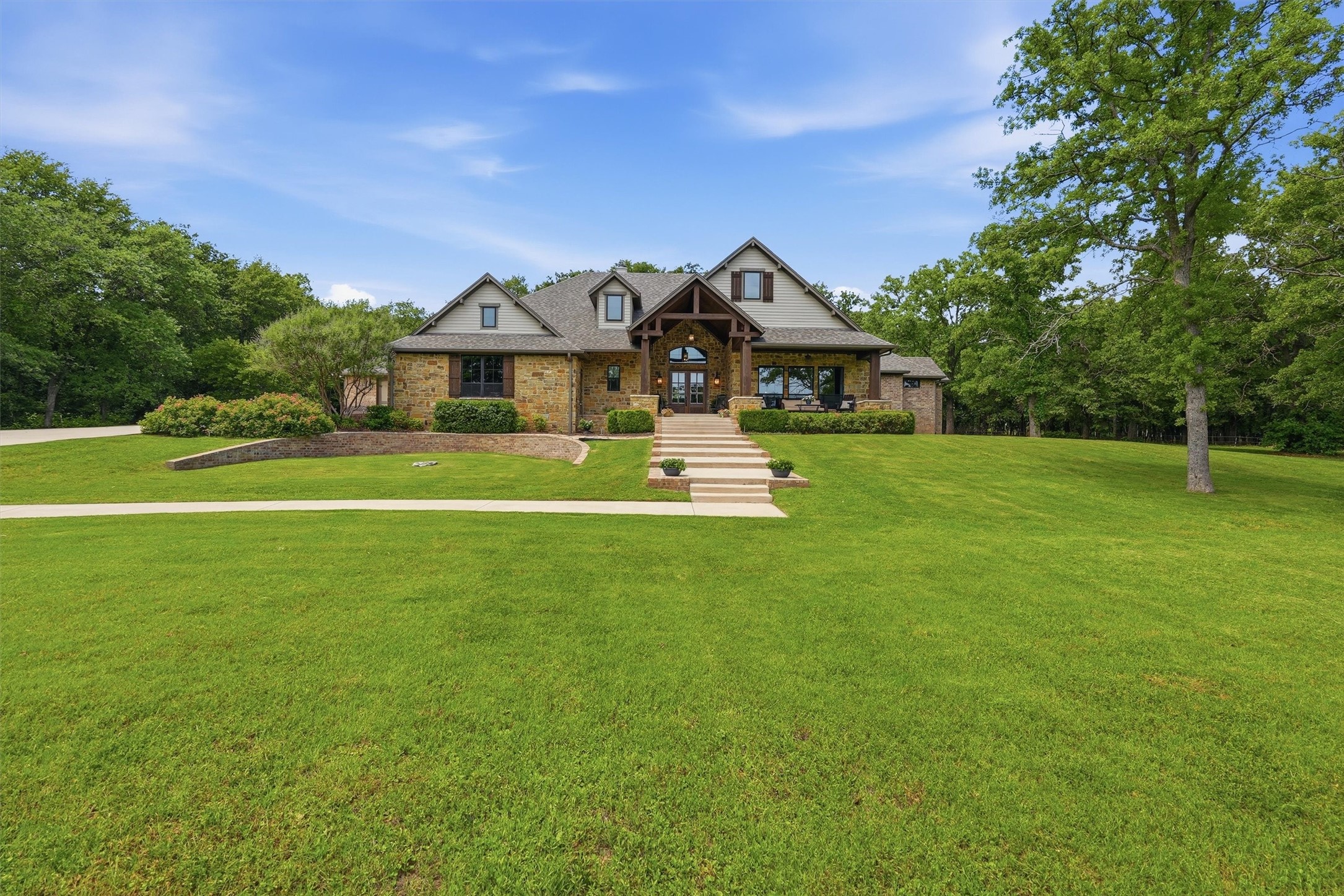 2304 Winchester Court
