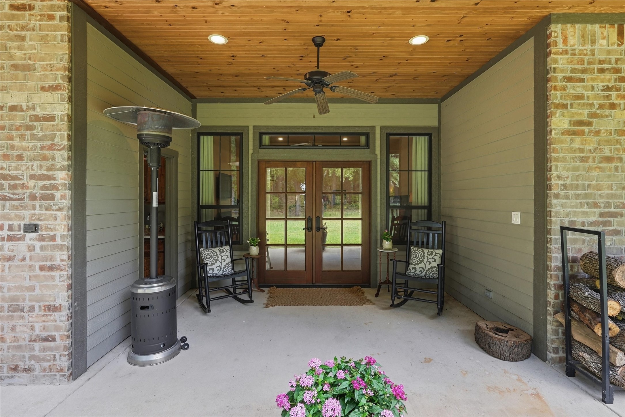 2304 Winchester Court