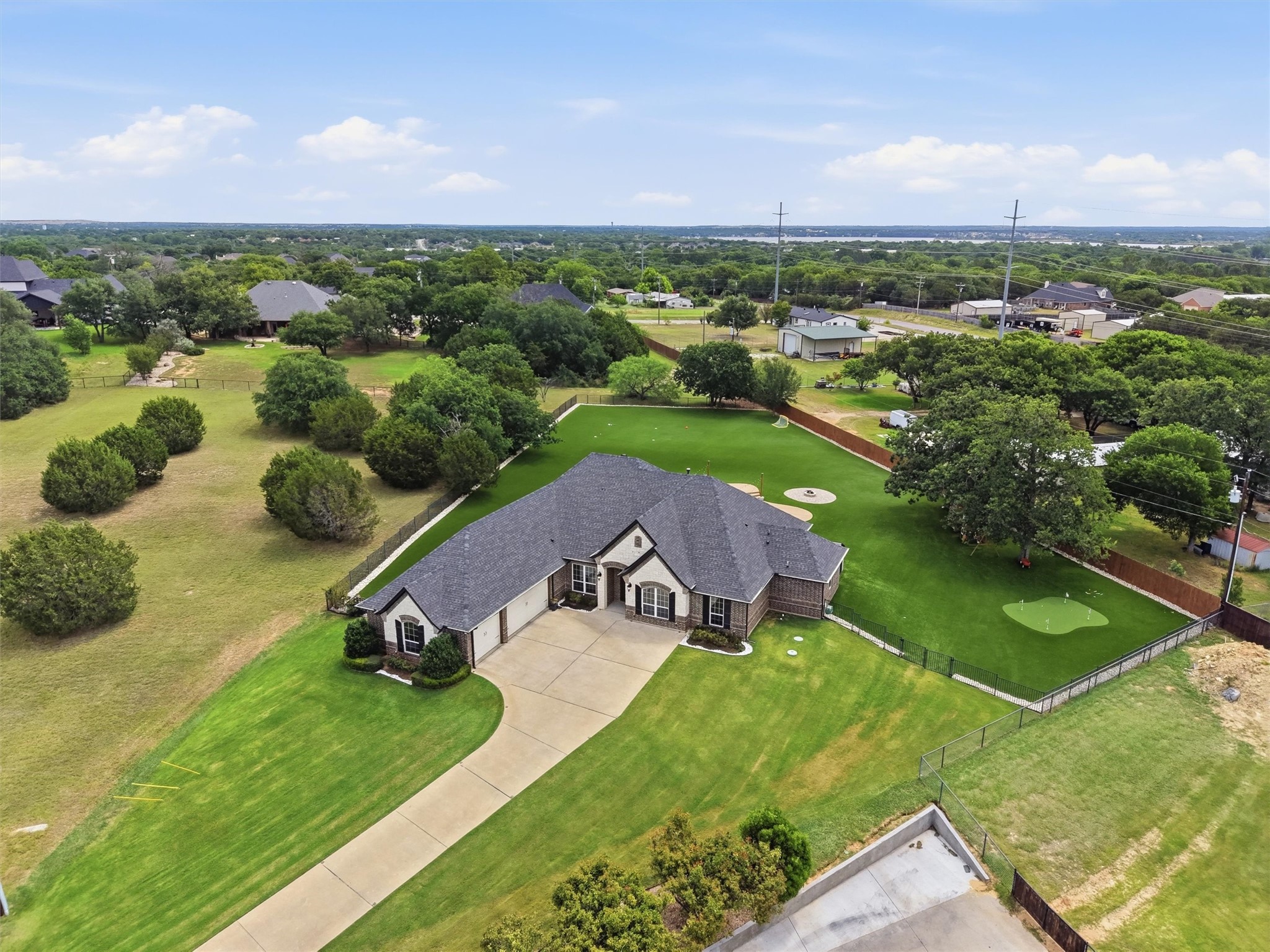 3913 Homestead Court