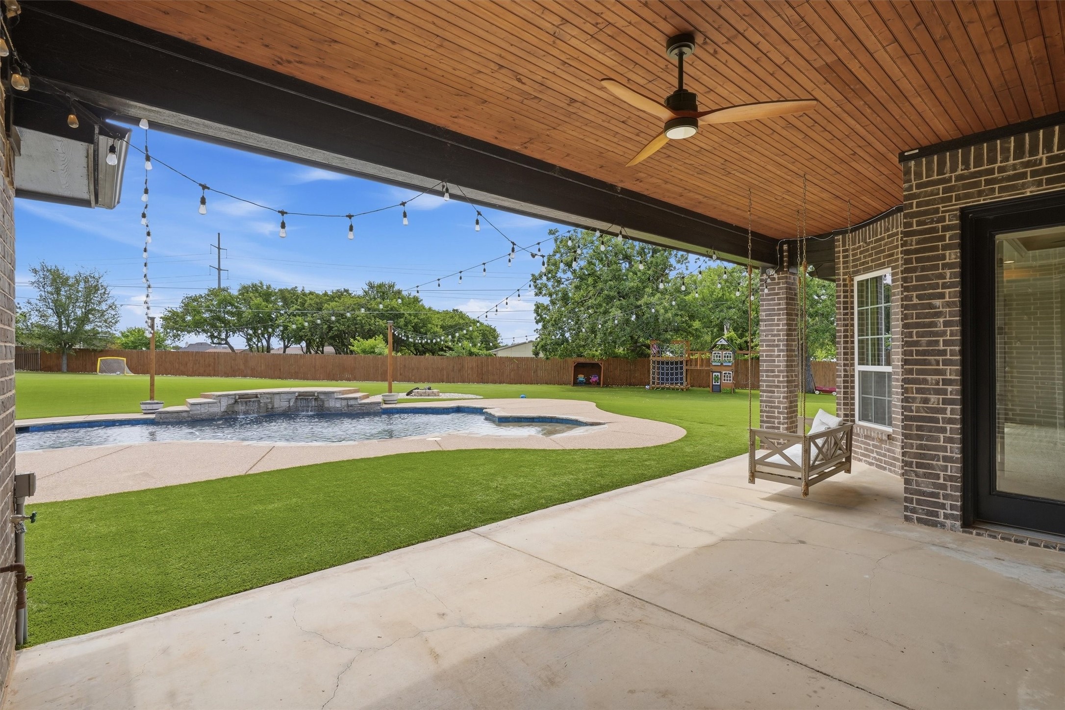 3913 Homestead Court