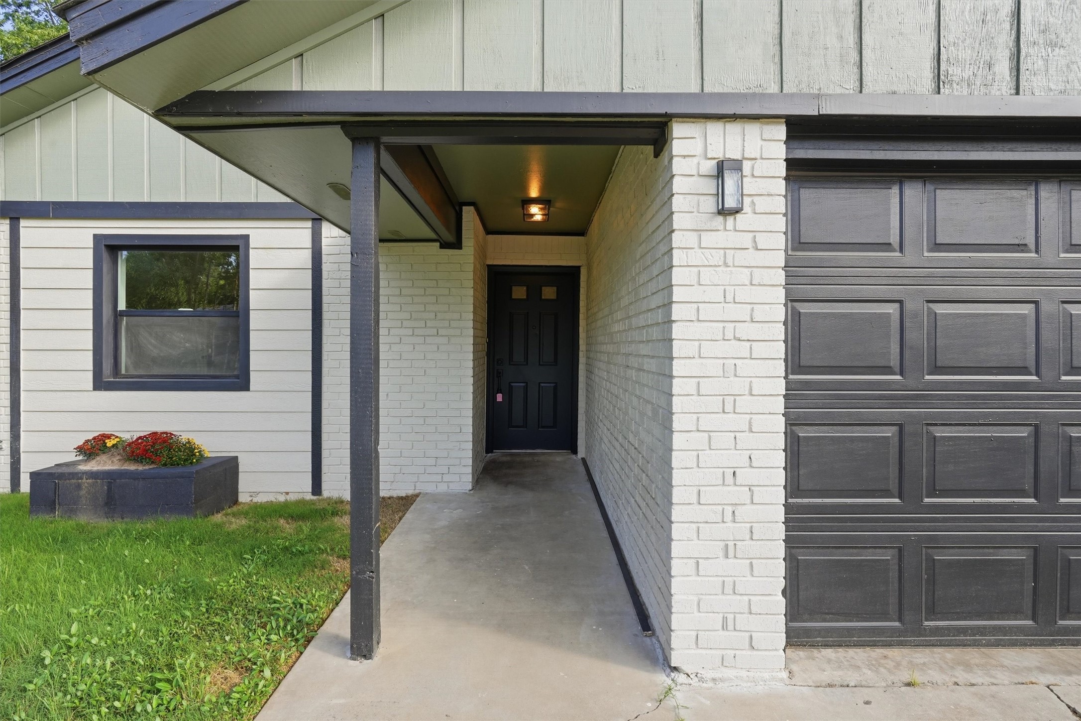 1727 W Doyle Street